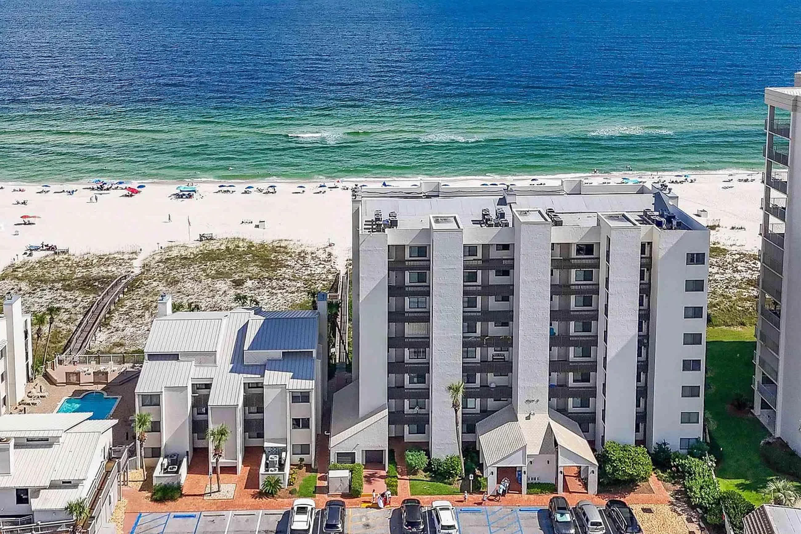 Spacious Condo with Beachfront Balcony, Pools, Sauna + More | Ticket Deals for Dolphin Cruises, Helicopter Tours, Golf Trips, + more! 5