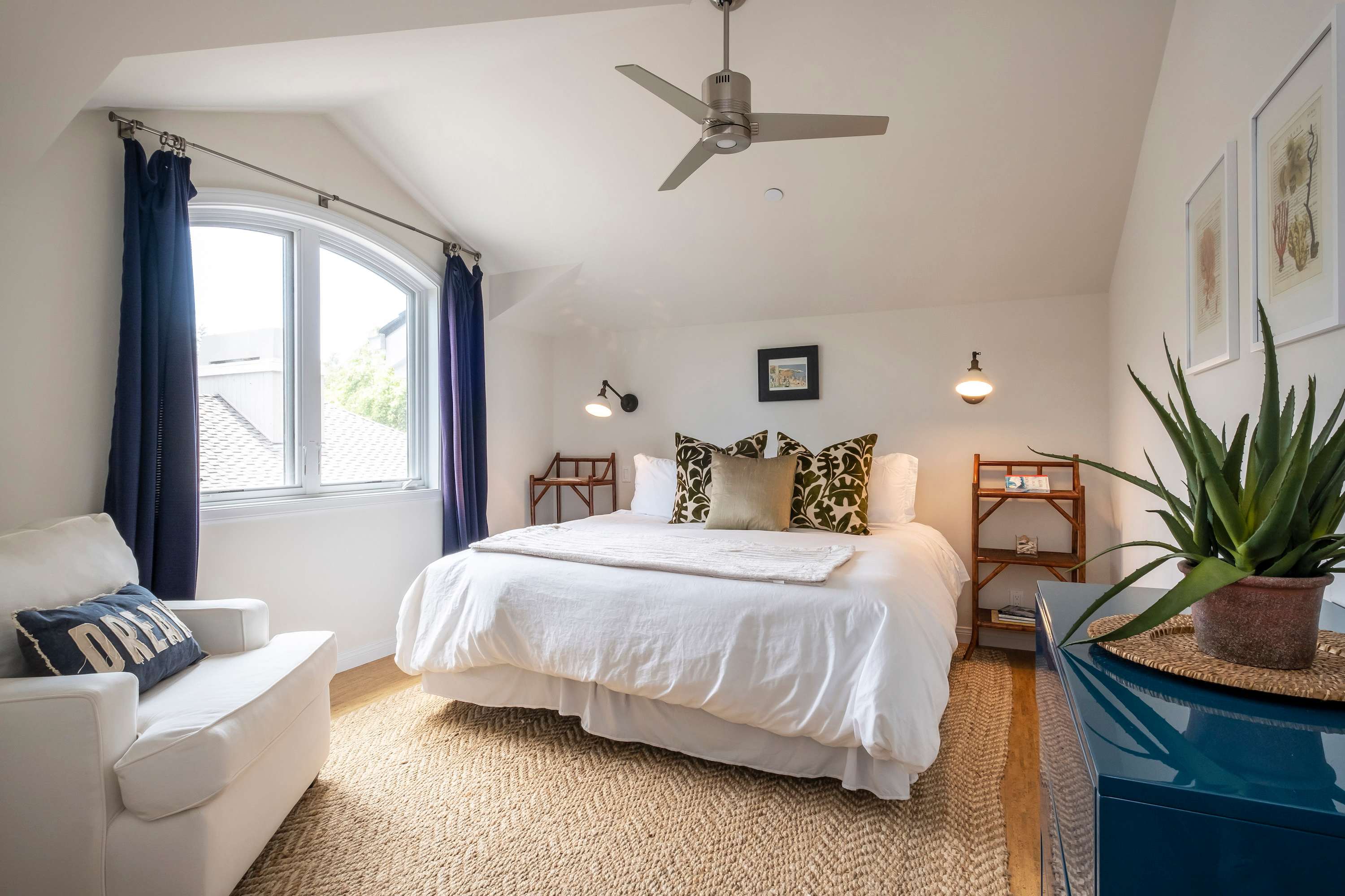 Chic Casita - Long Term Stays of 30 or More - Walk to Beach!