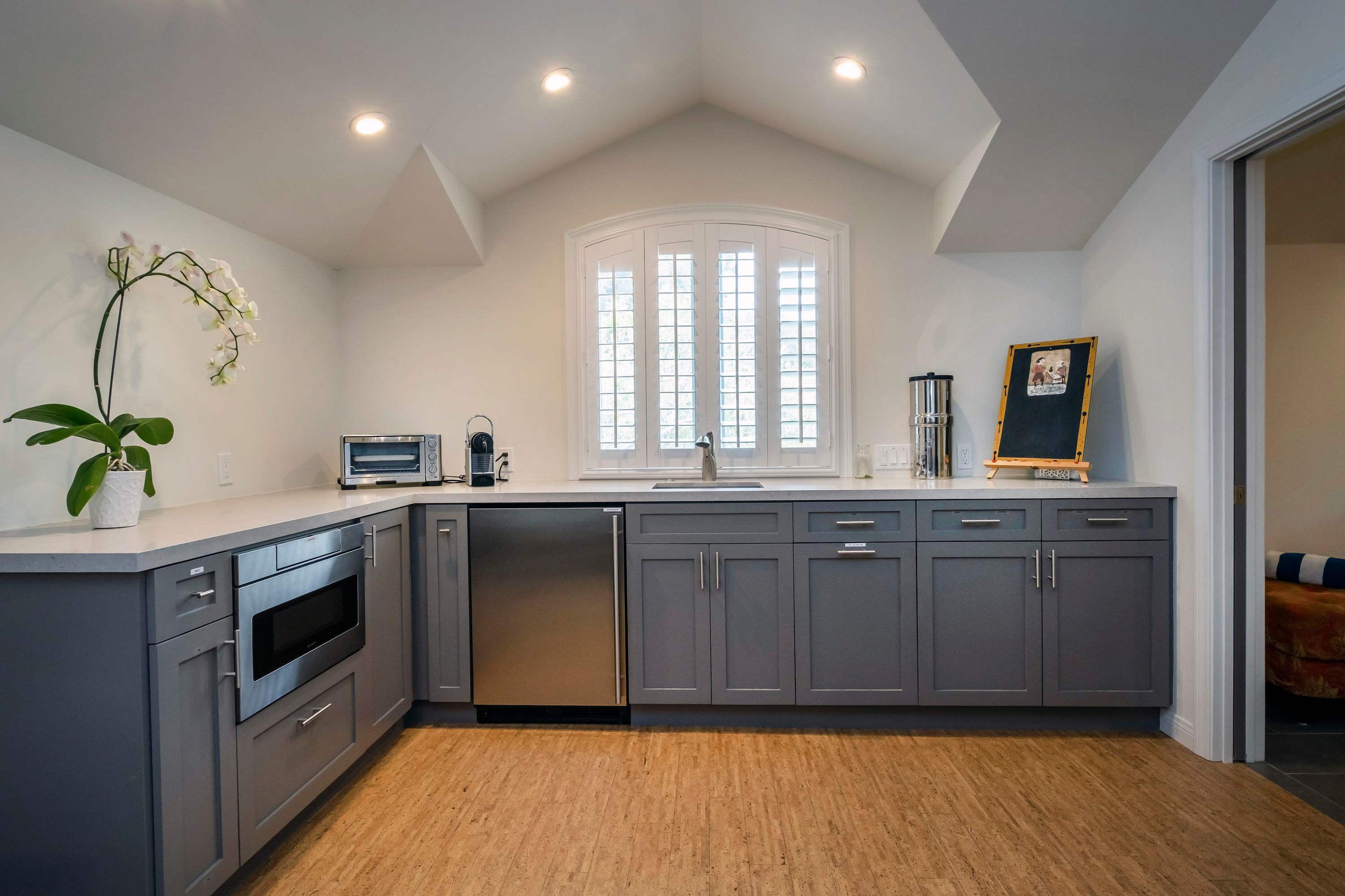 Kitchenette with microwave, toaster oven and mini fridge