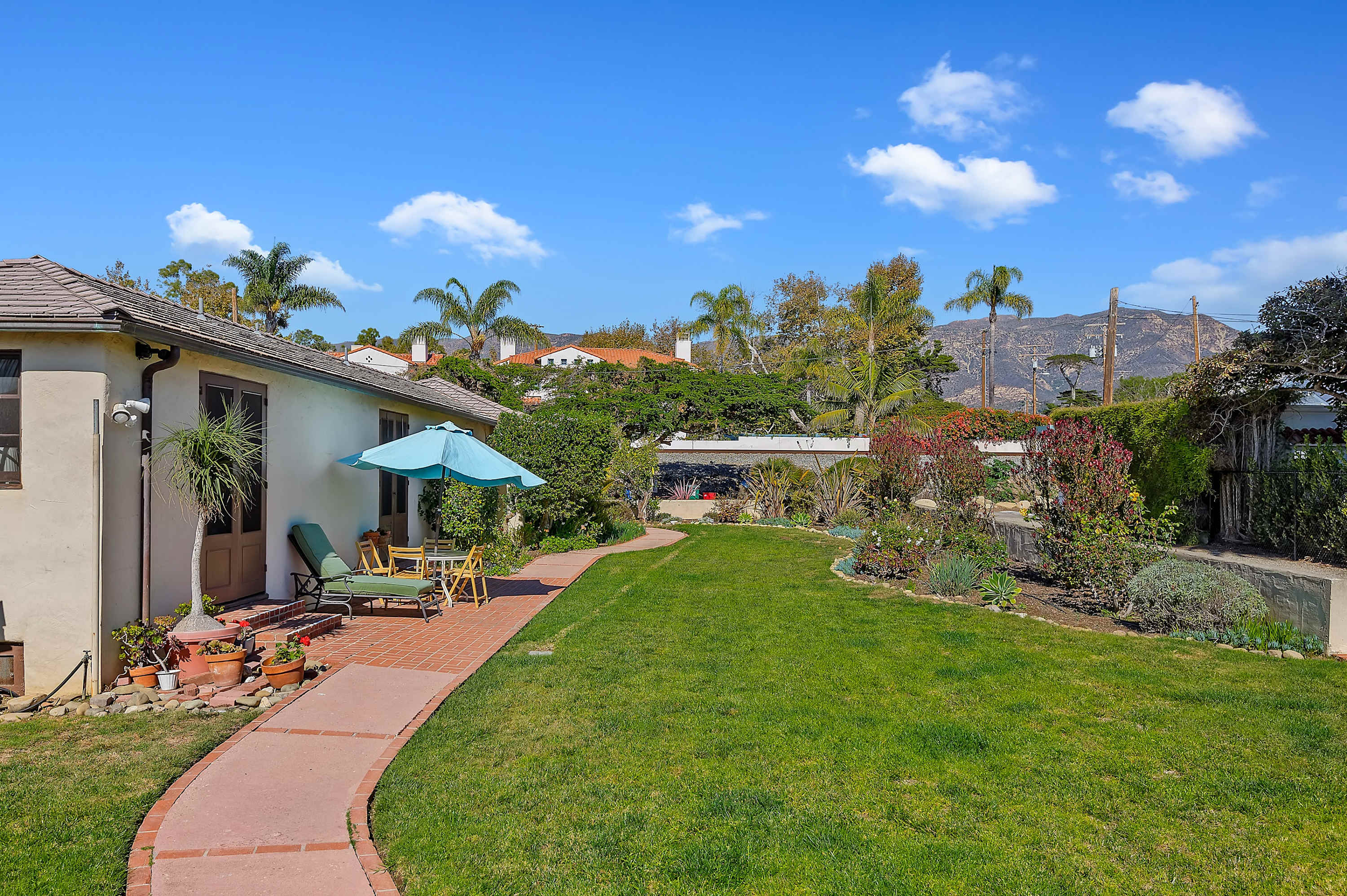 Garden Cottage at Miramar Beach with Shared Deck 5
