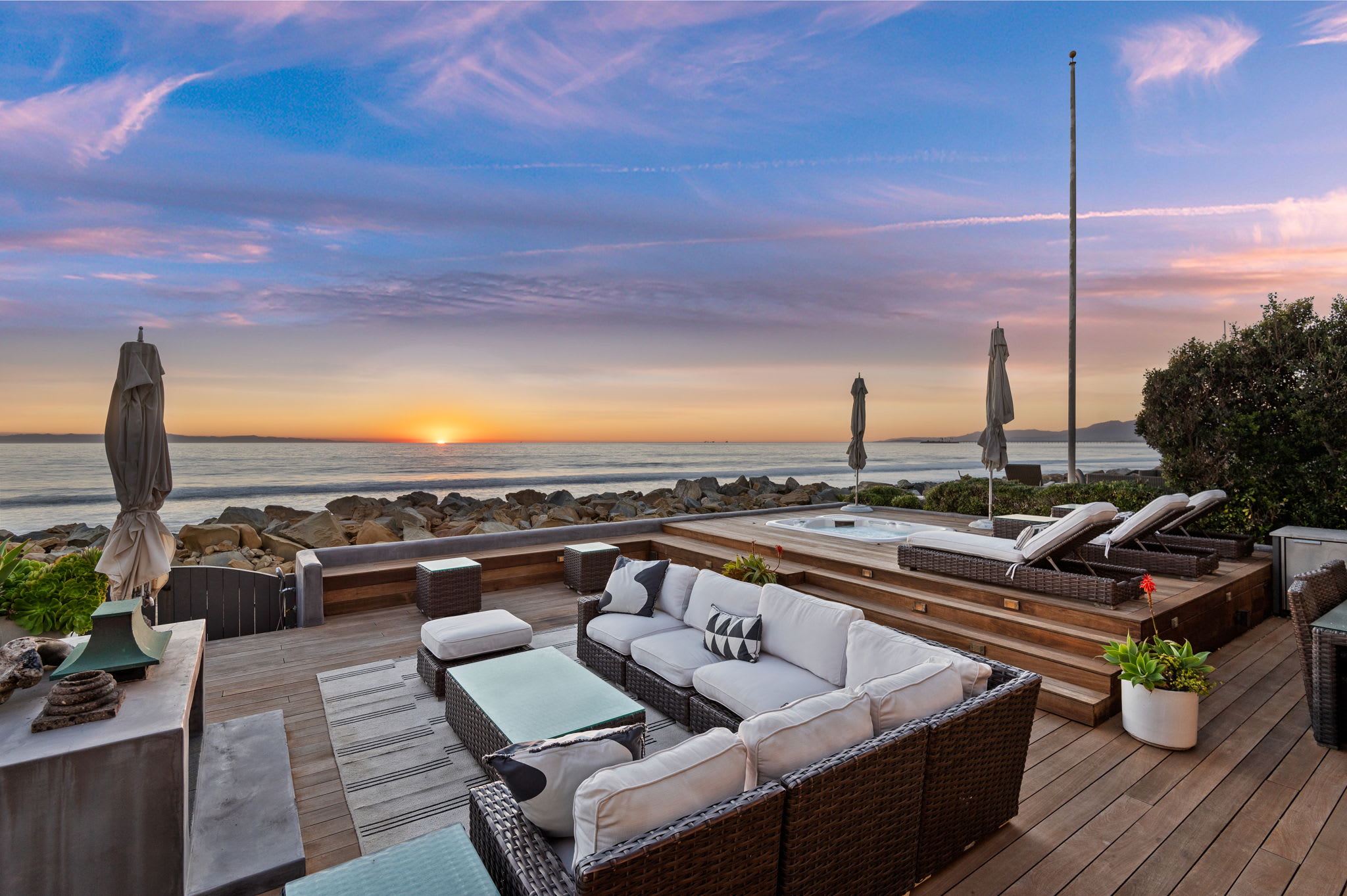 Seacliff Beach Retreat - Amazing Beachfront for Family of 6