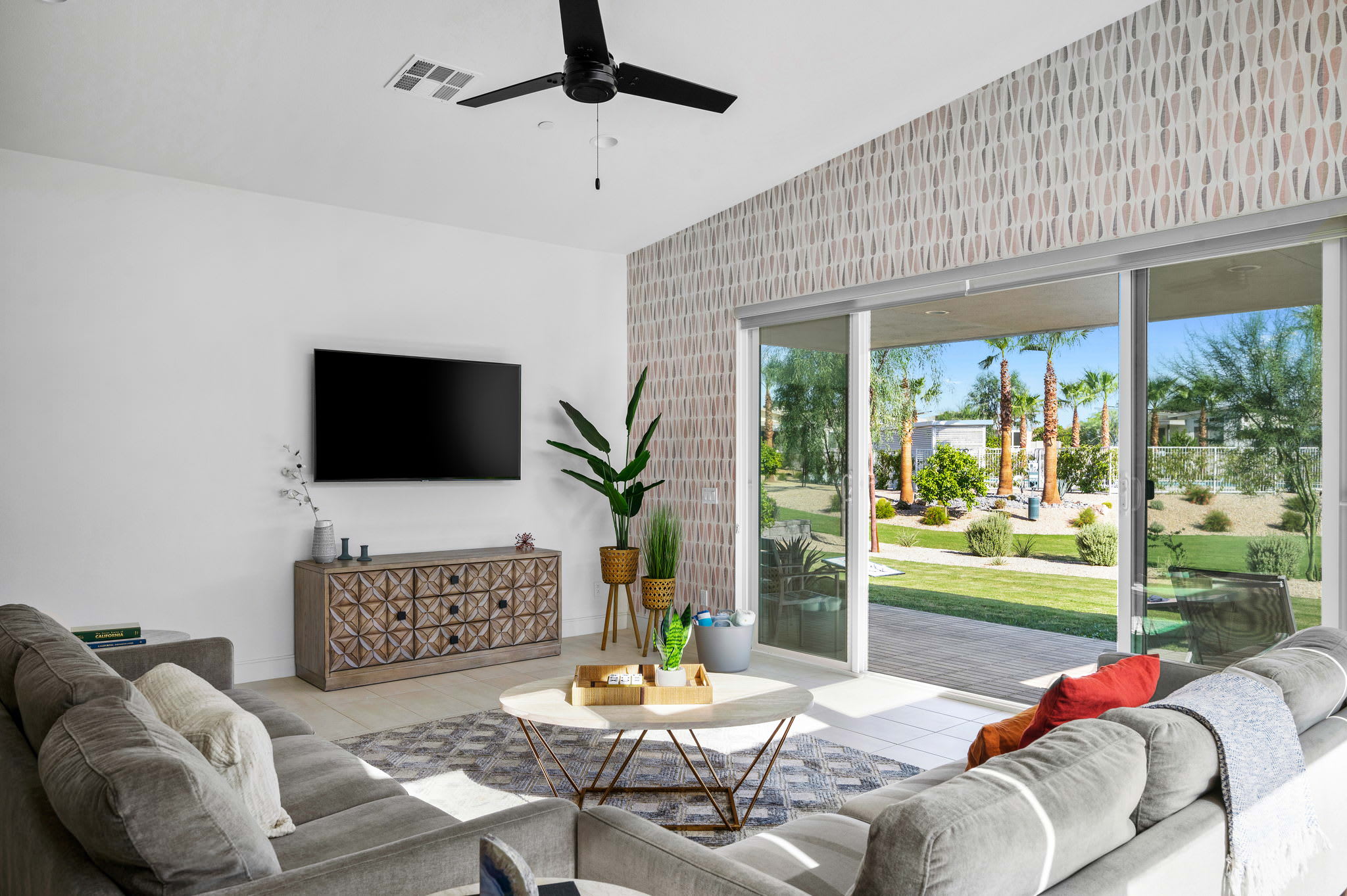 1 mi from Tennis Garden - Corn hole - Pool Access 7