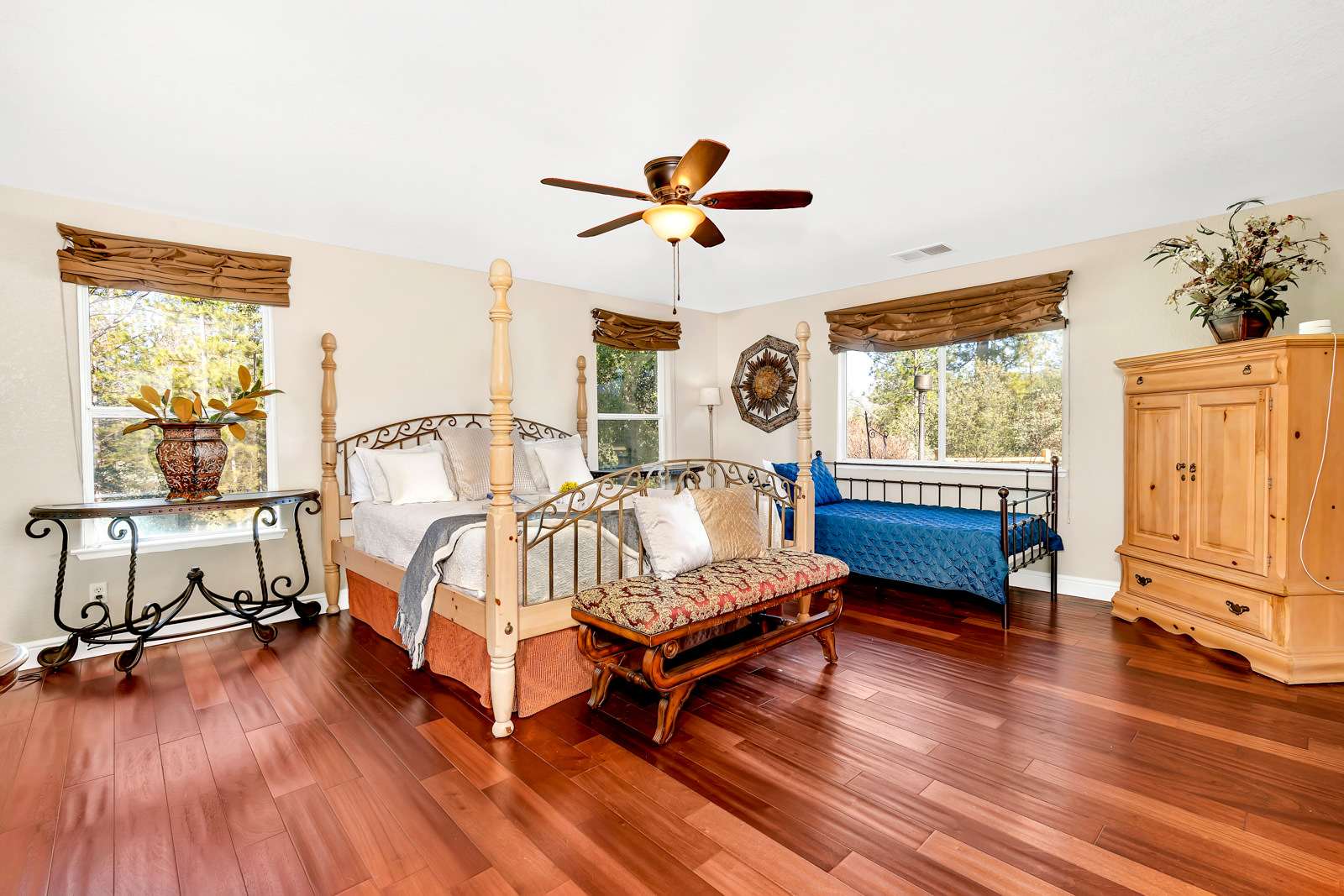 Awesome Views, Game Room, Hot Tub and More! 2