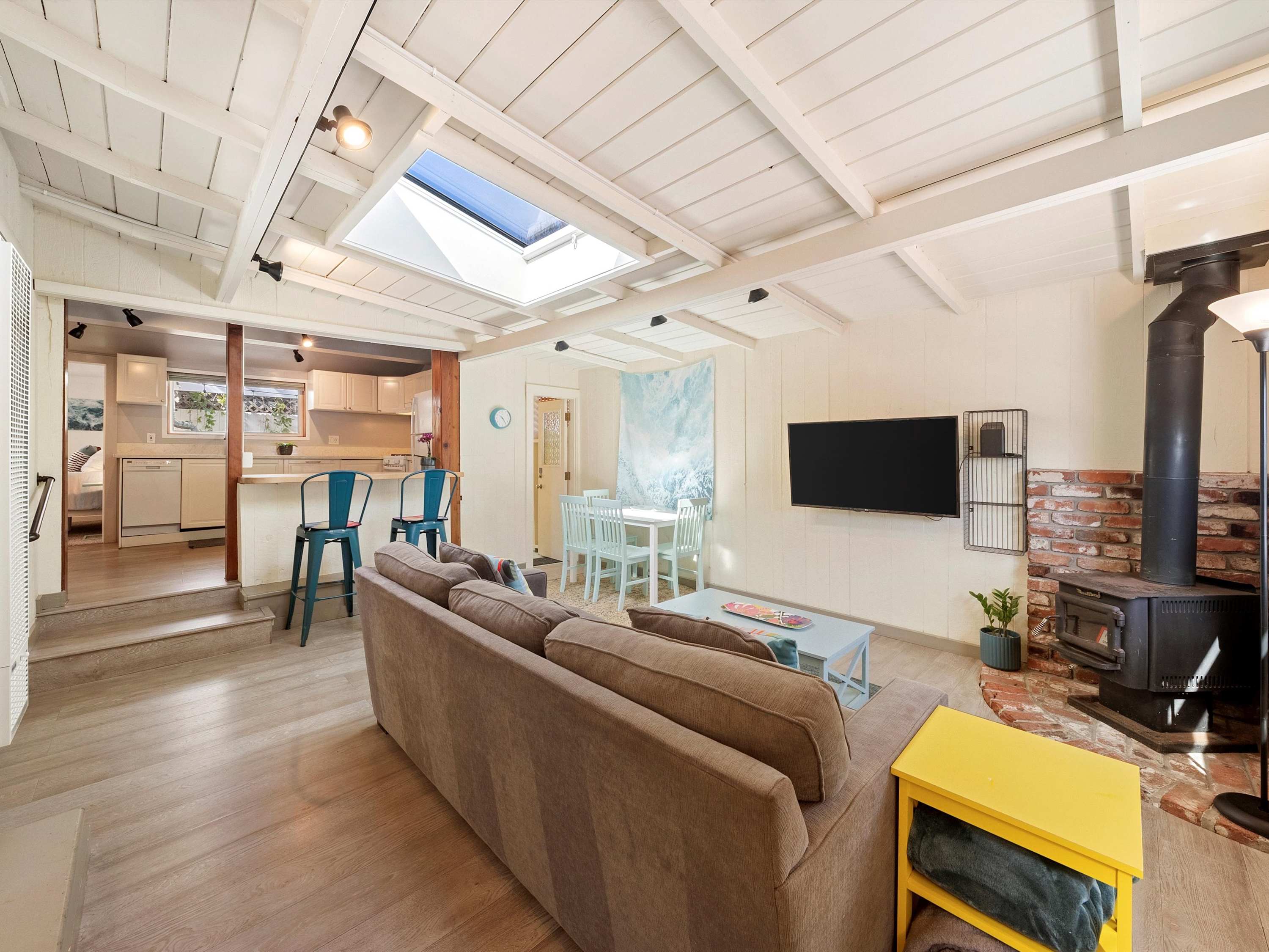 Cottage at the Point - For 4! 8