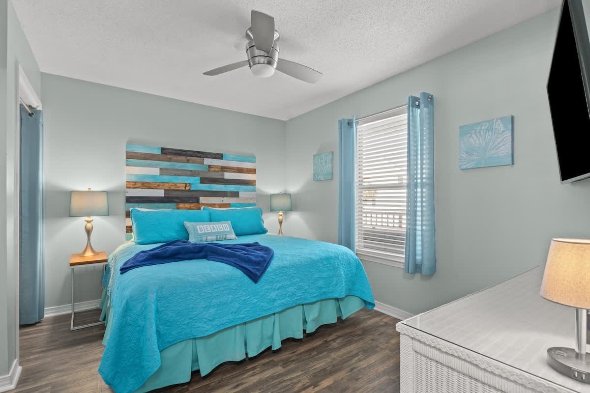Oar-asis • Heated Pool & Hot Tub • Beach View — Destin, FL — vacation rental