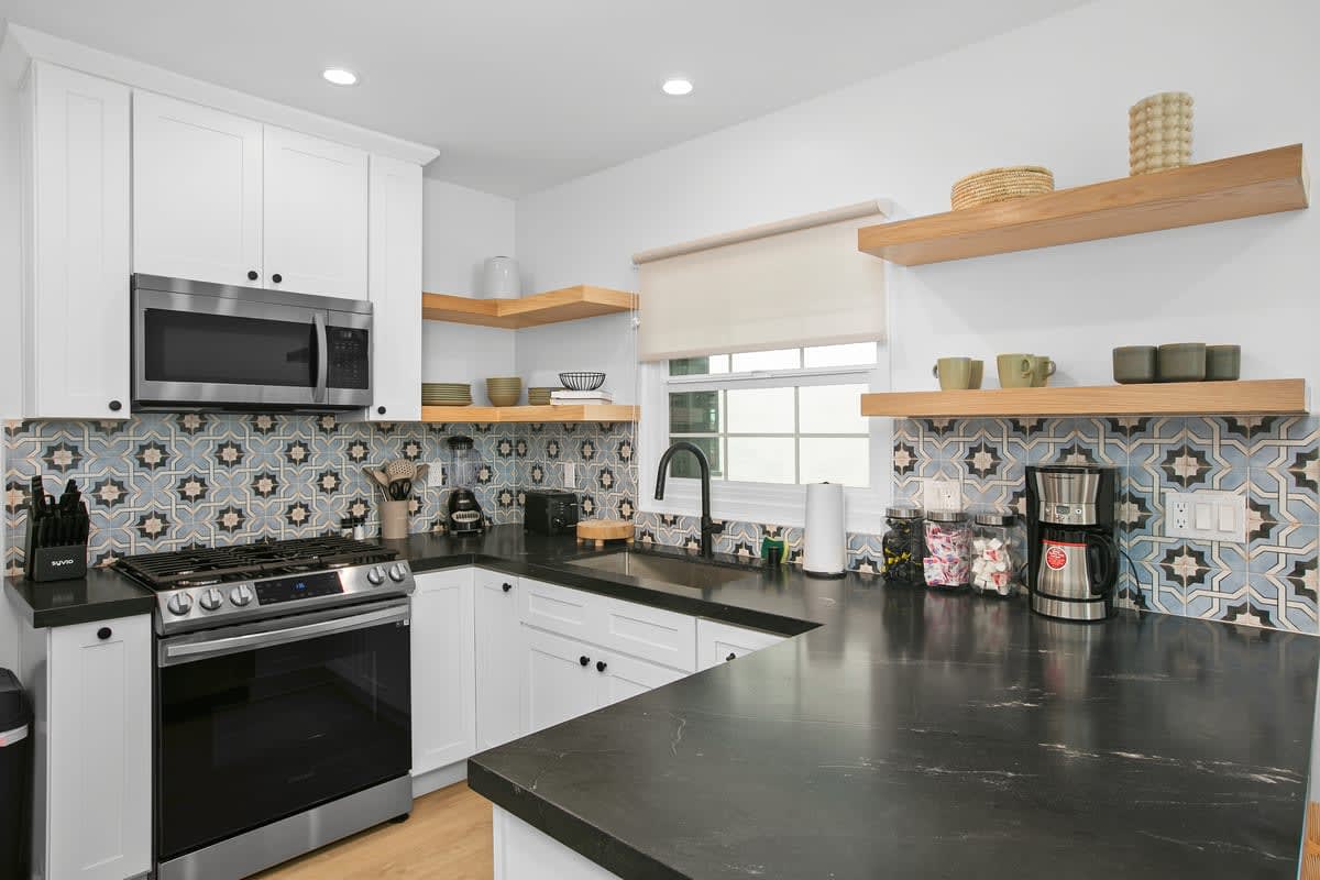 Modern High-End Hillcrest Apartment Retreat
