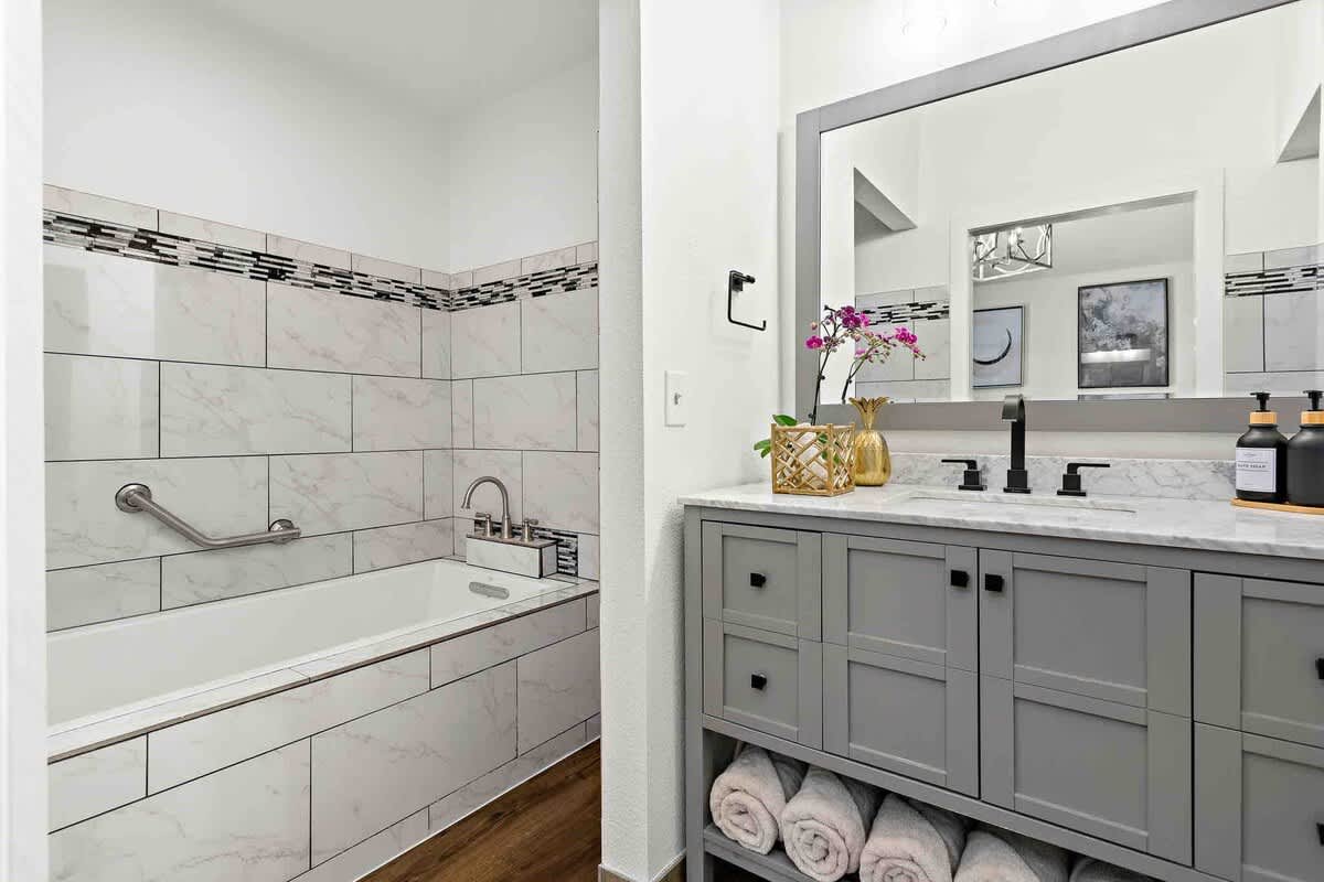 3BR/GardenOasis/Fireplace/SoakingTub - Foto 17
