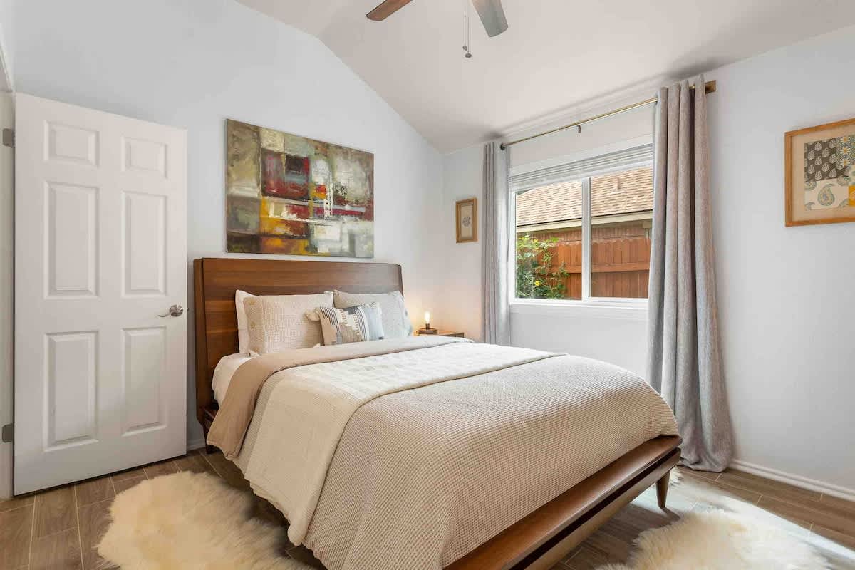 5BR/CedarPark/Soothing Sauna/HotTub/Peloton