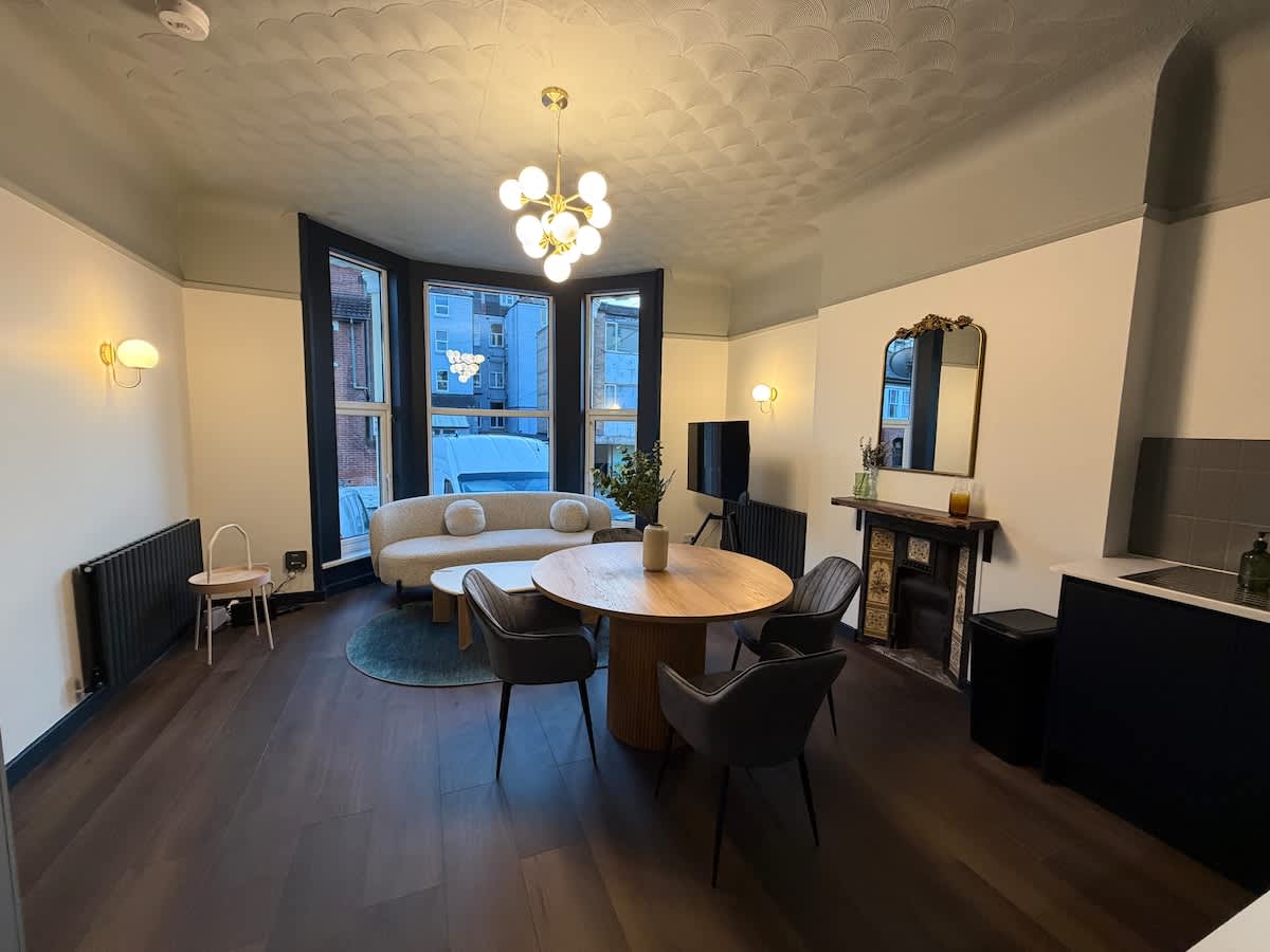 Luxury 2.5 Bedroom Flat in Southsea
