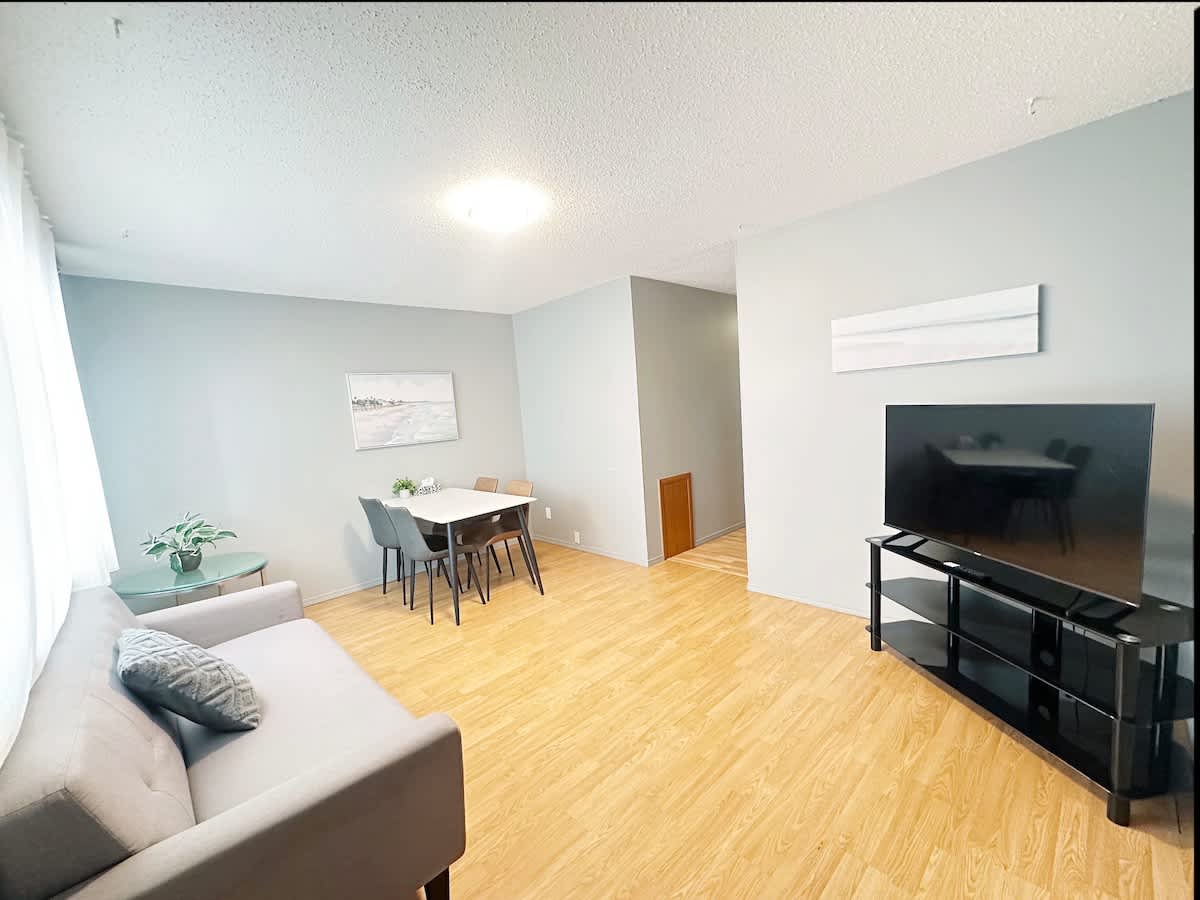 2802A Central location independent 2 bedroom suite