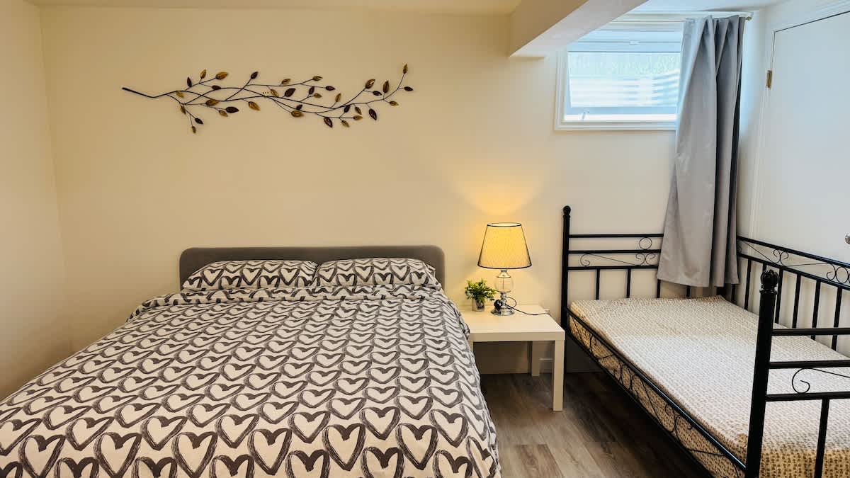  Central location private 1bedroom suite