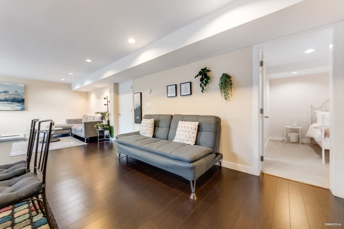 Bright 2BR Home|North Delta|Free Parking