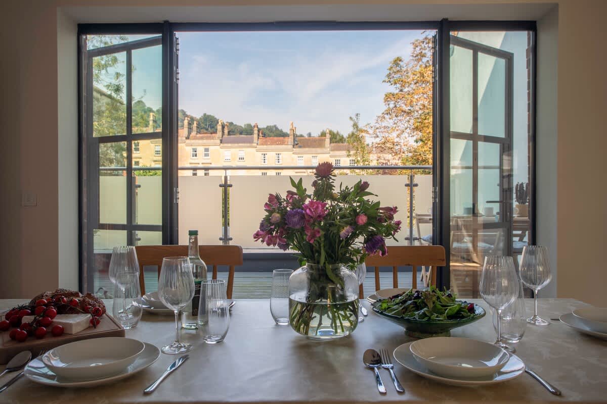 Bright open plan living - Bath - Free Parking — England — vacation rental