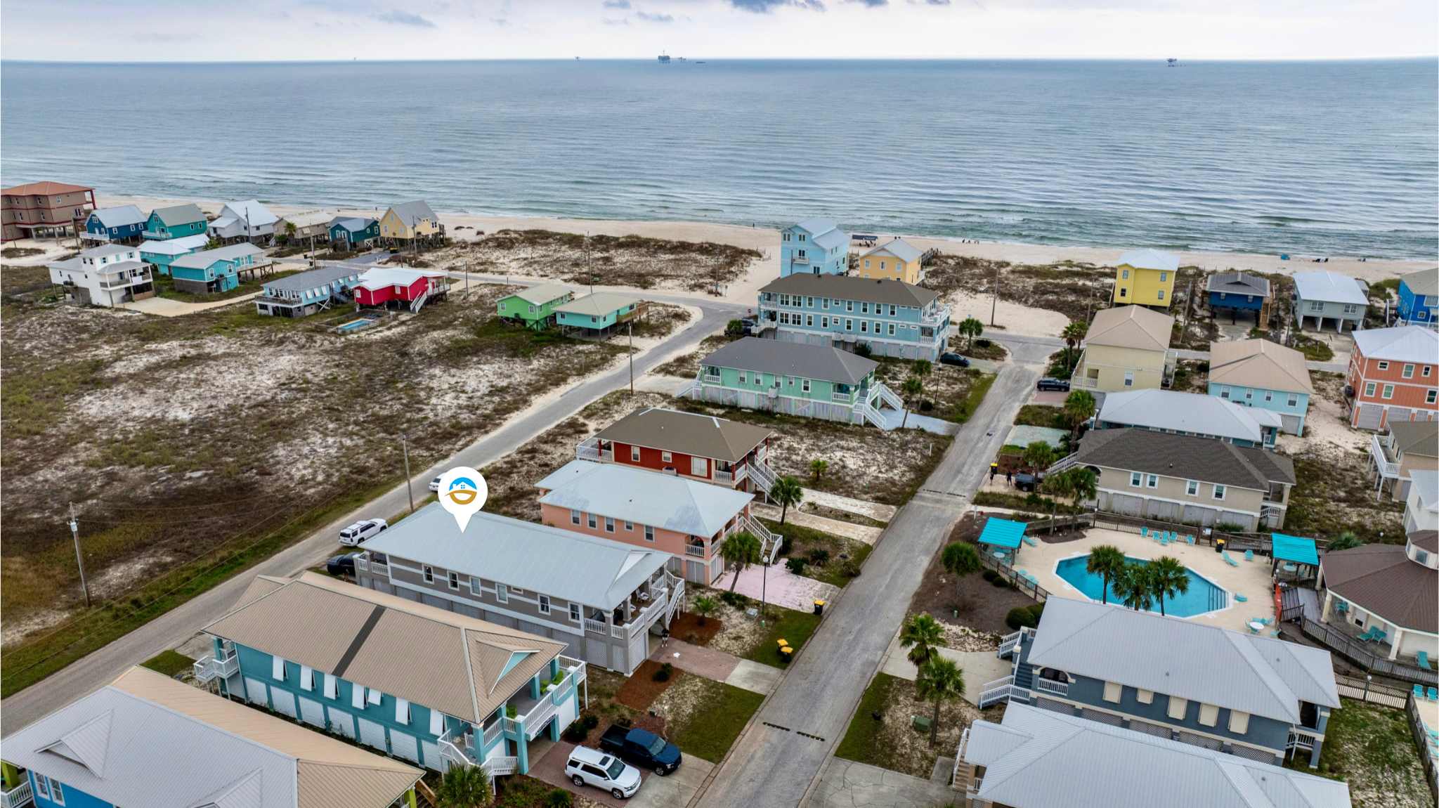 Short walk to Beach - Hot Tub, Cold Plunge, Pool & FREE ACTIVITIES