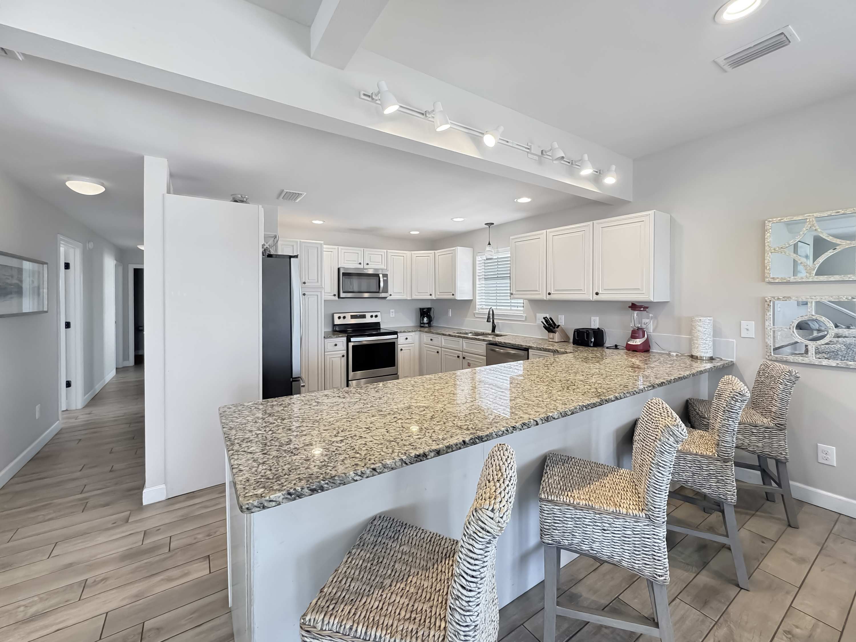 Beachfront for 24 - $400 Free Activities 5