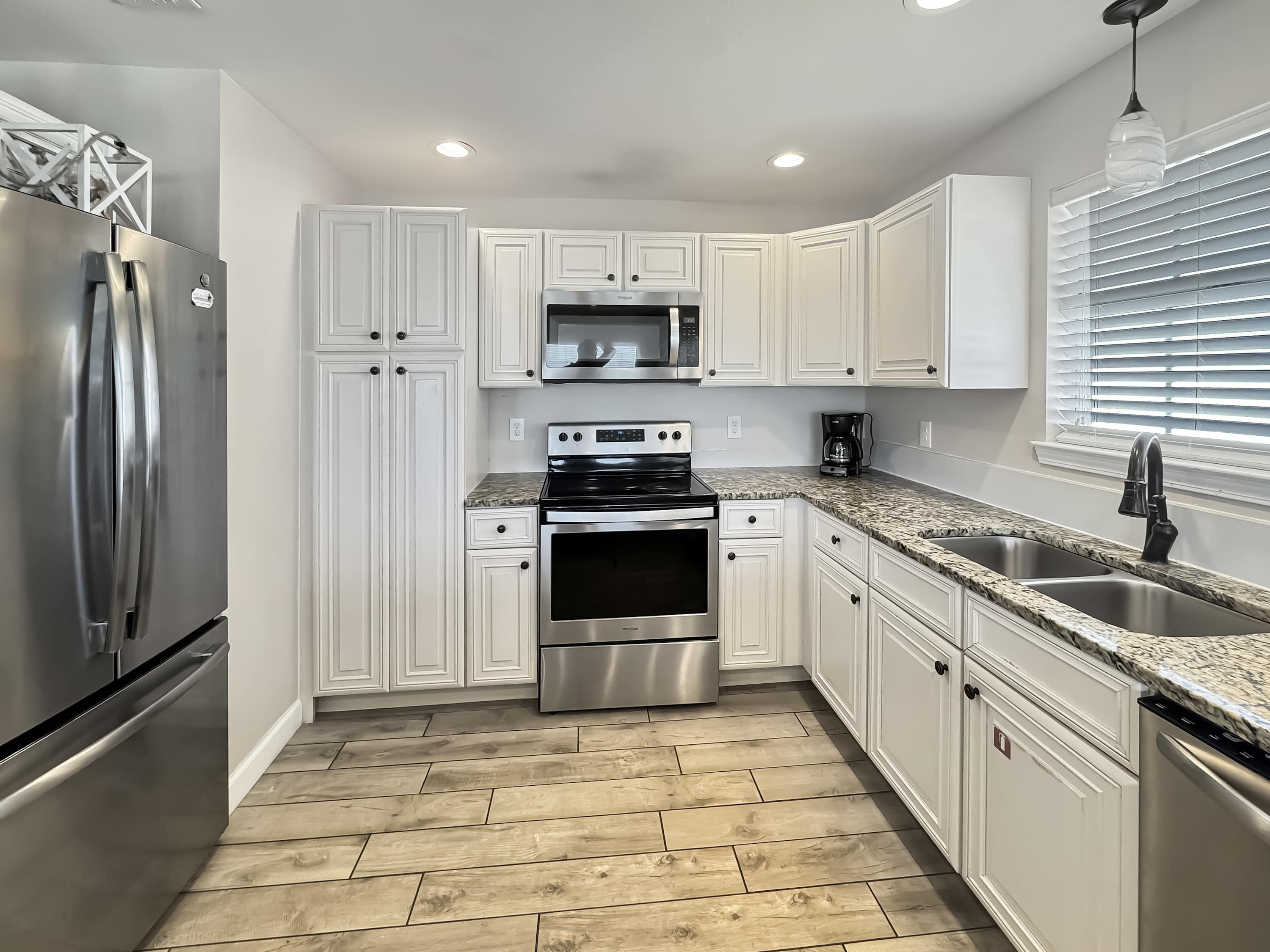 Beachfront for 24 - $400 Free Activities 7