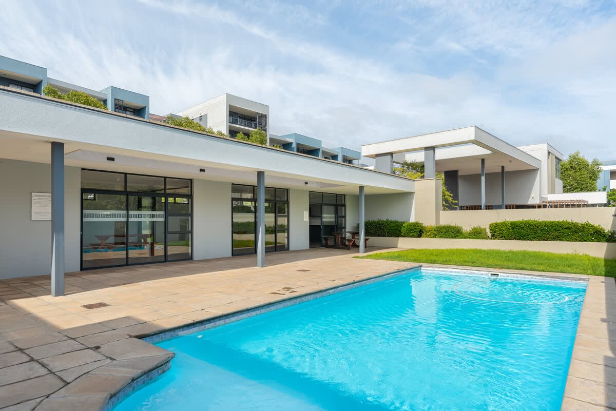 Modern Century City 2 bed | Communal Pool + Braai