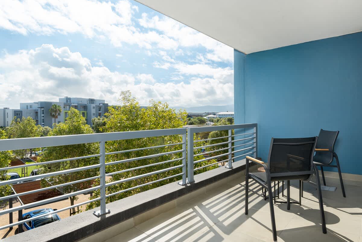 Modern Century City 2 bed | Communal Pool + Braai