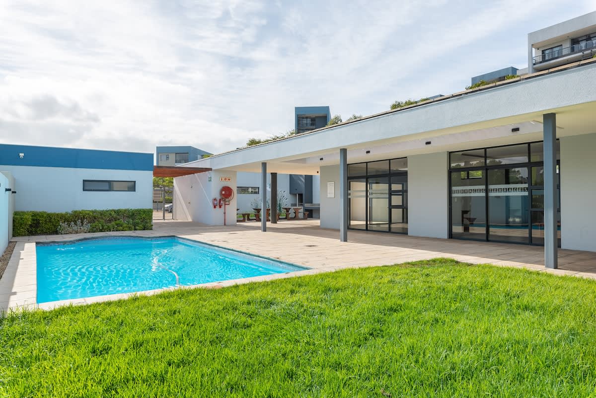 Modern Century City 2 bed | Communal Pool + Braai