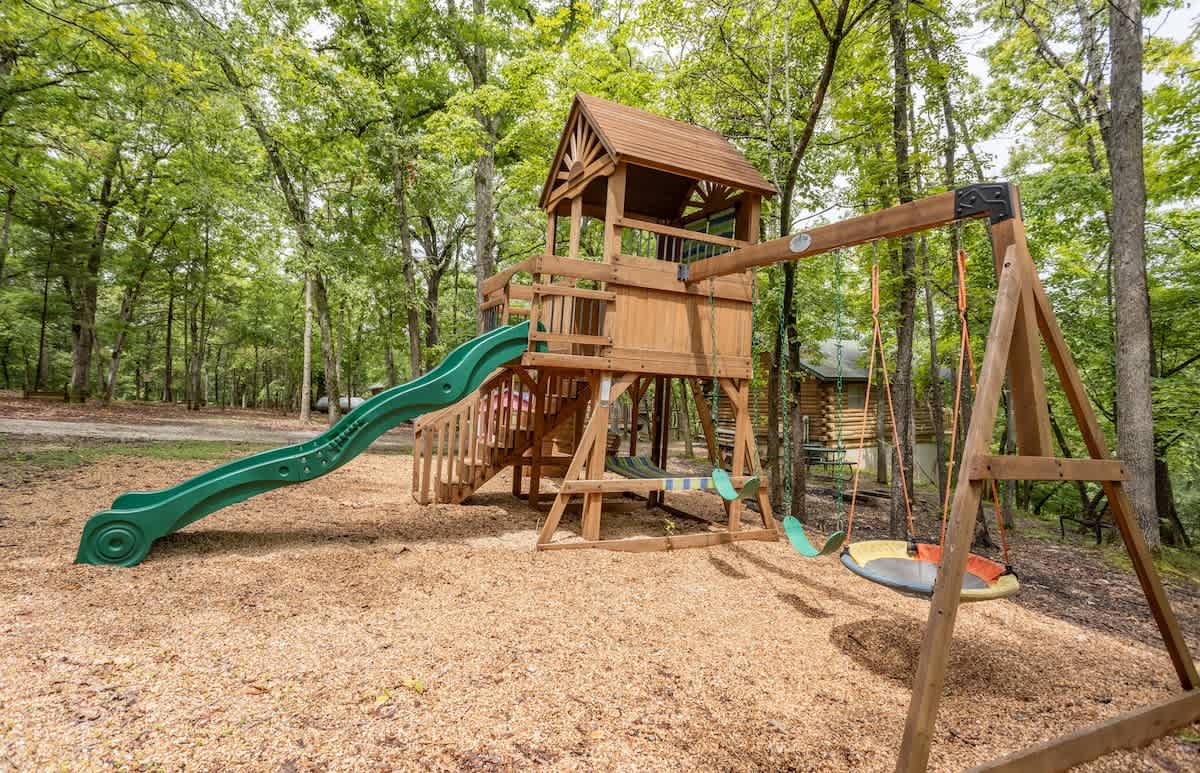 Table Rock Lake Cabin - The Cedars #1 with Lake Access, Hot Tub, Outdoor Pool — Shell Knob, MO — vacation rental