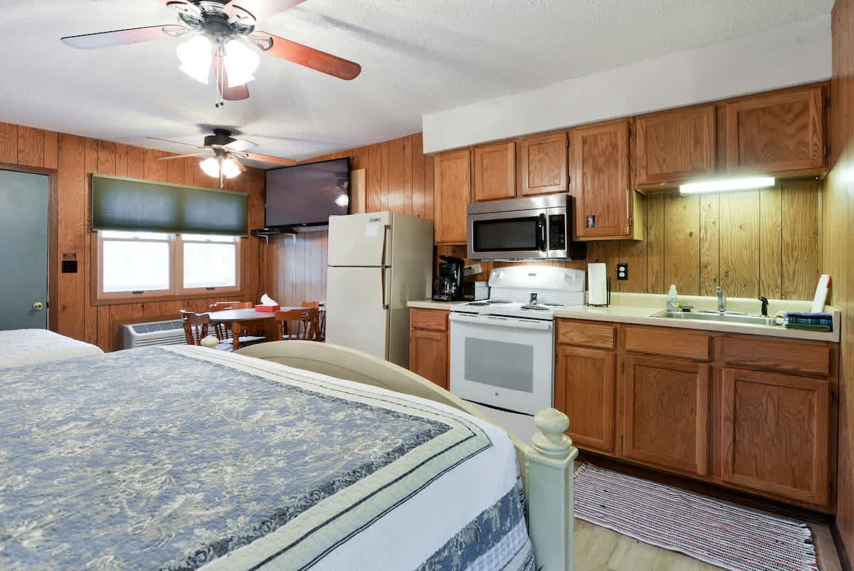 Quail Cove 1 - Economy Single Room — Shell Knob, MO — vacation rental