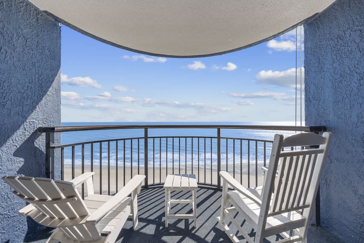 Relaxing Oceanfront Condo,Pool,L145 — Myrtle Beach, SC — vacation rental