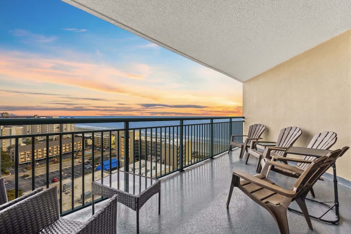 Charming Beach View 3BR,King,Pool,B152 — Myrtle Beach, SC — vacation rental