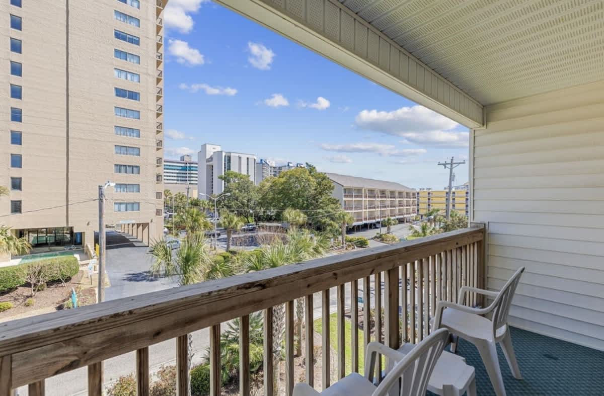Cozy Beach Condo,Pool,Sm Dogs ok,D31 — Myrtle Beach, SC — vacation rental
