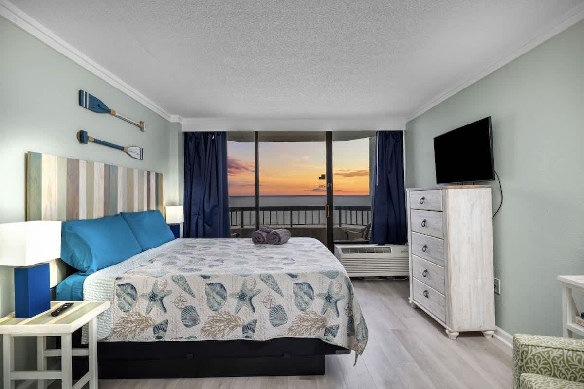 Oceanfront,King,ALL Amenities,Pools,W69 — Myrtle Beach, SC — vacation rental