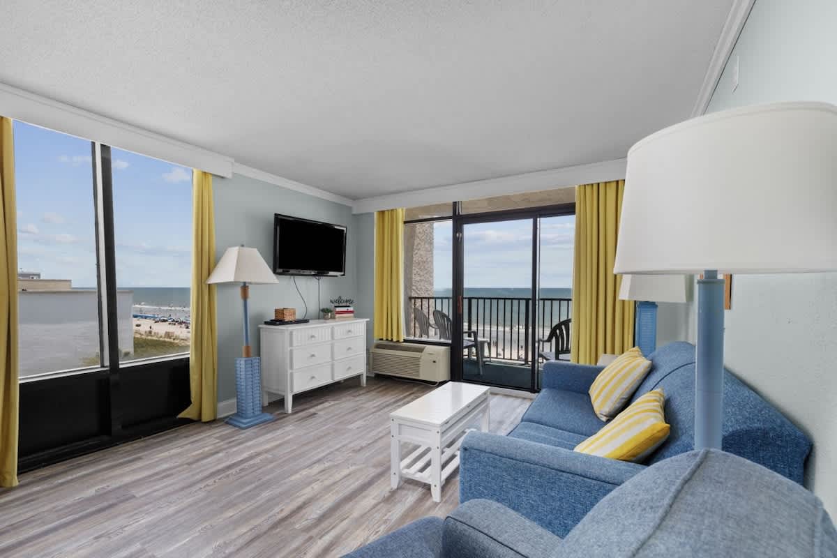Relaxing Oceanfront 1BR,King Bed,Pool,Dog Friendly Stay,W64 — Myrtle Beach, SC — vacation rental
