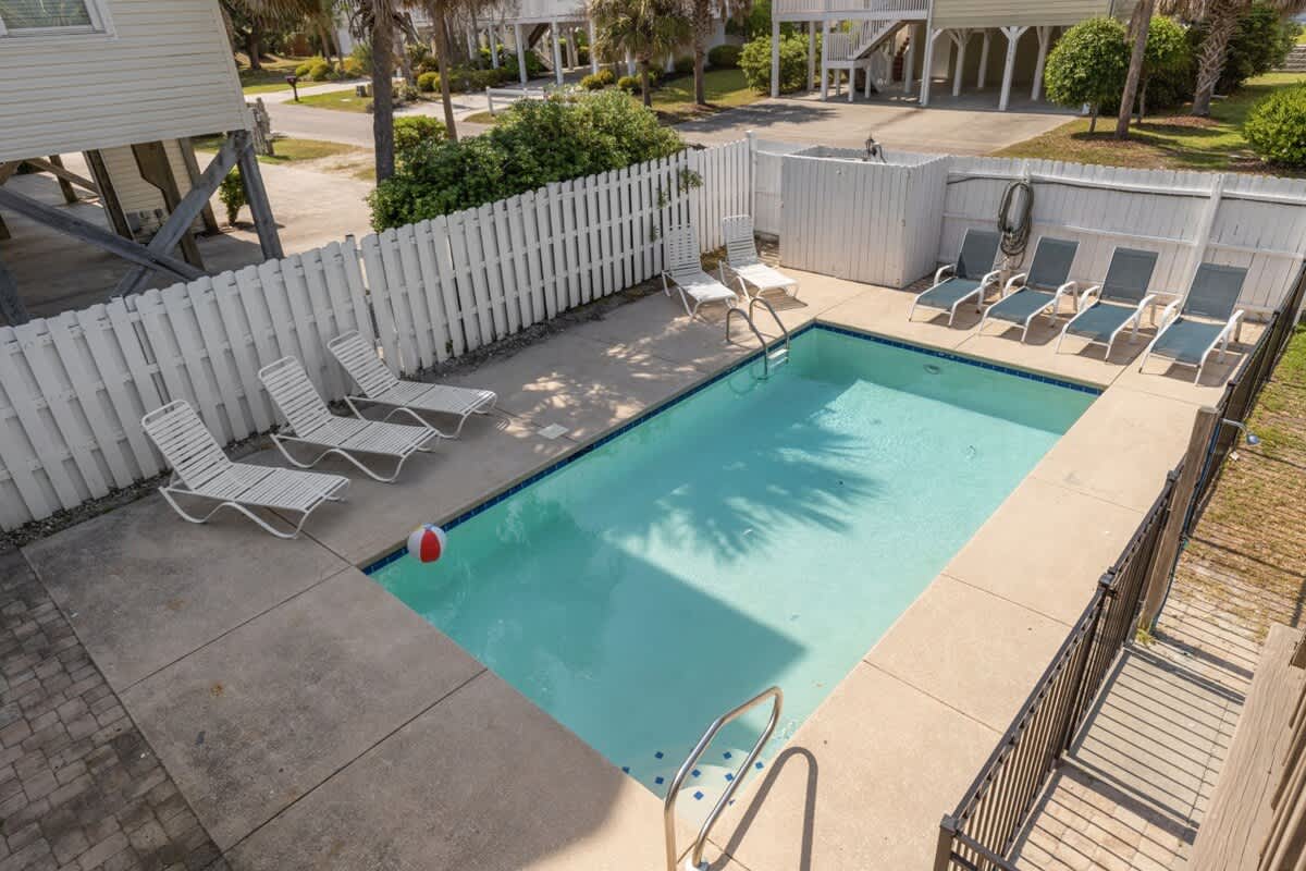 Quaint 6br,Beach View,Pool,Sm Dogs,P138 — North Myrtle Beach, SC — vacation rental