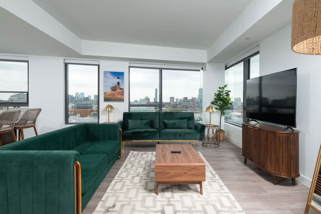 Central Square Penthouse near MIT Harvard Wi-Fi & GYM — Cambridge, MA — vacation rental