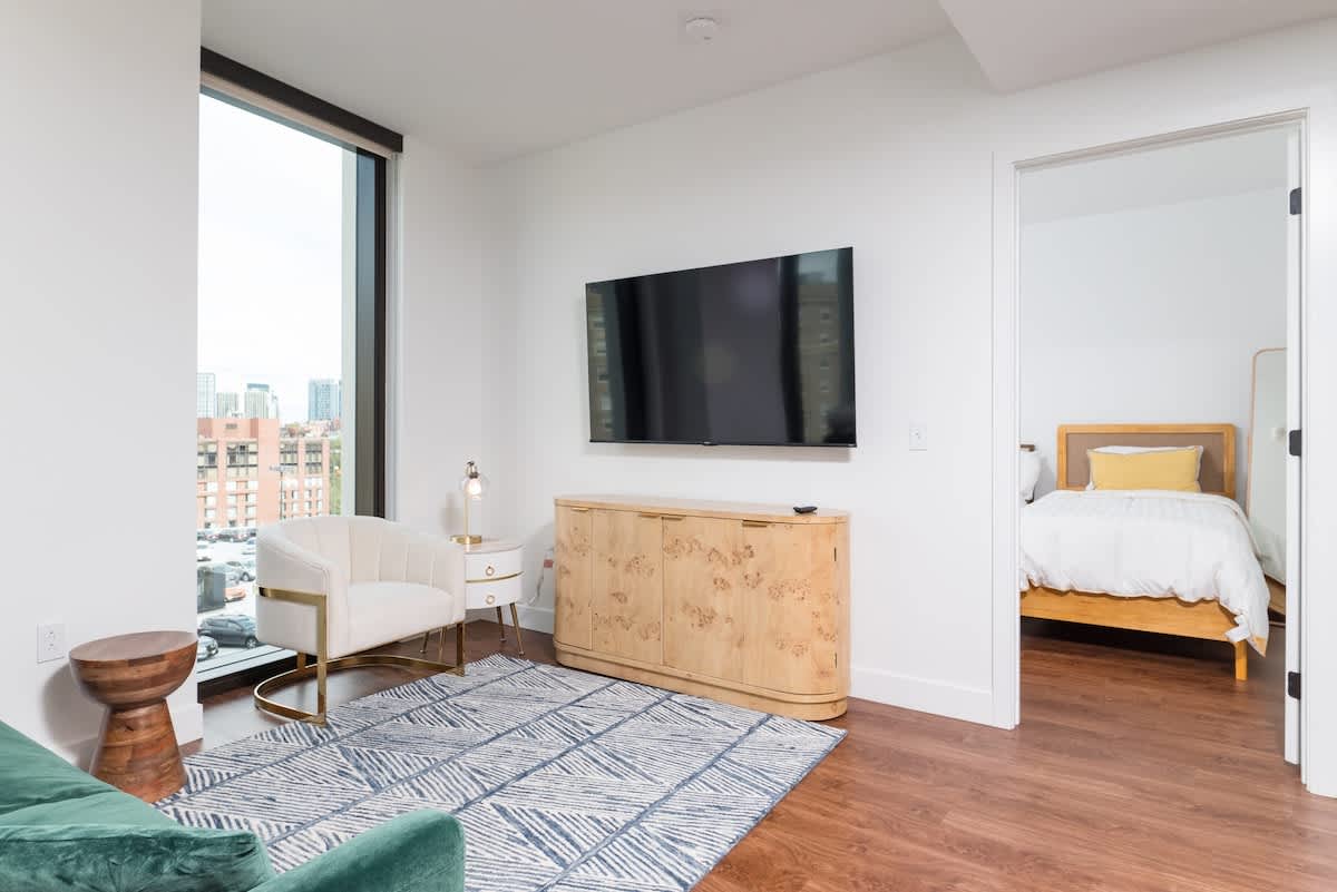 Back-Bay 2BR Condo w Roof top, Gym, Parking — Boston, MA — vacation rental