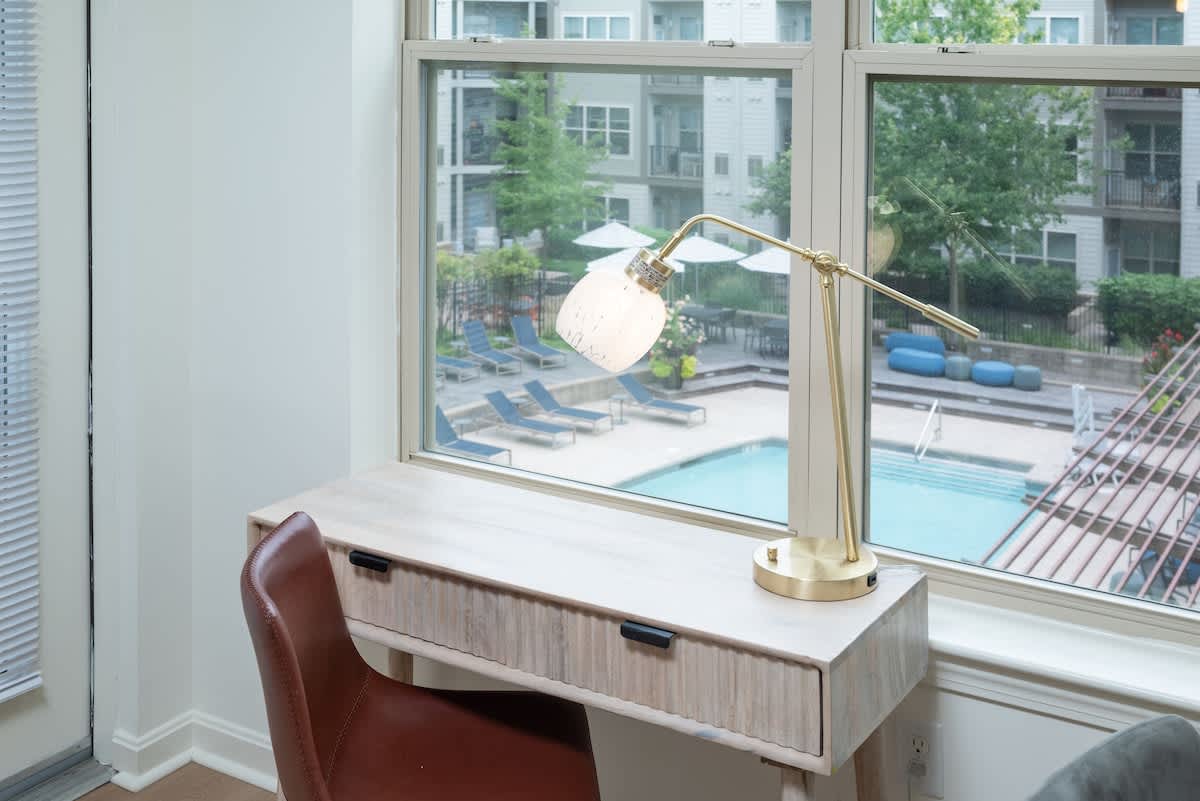 Lux 2BR w Gym Pool sleep 6 in Assembly Square — Somerville, MA — vacation rental