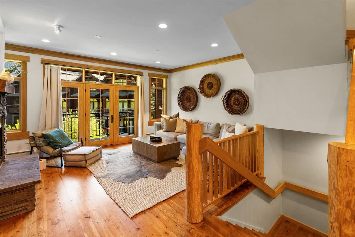 Beautiful Mountian-View Townhome with Pool and Private Hot Tub — Big Sky, MT — vacation rental