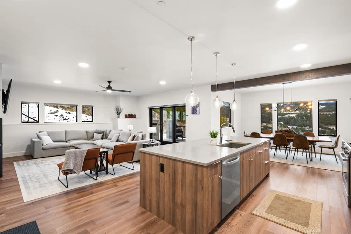 Ski-in/Ski-Out Slopeside Luxury Condo in Big Sky — Big Sky, MT — vacation rental