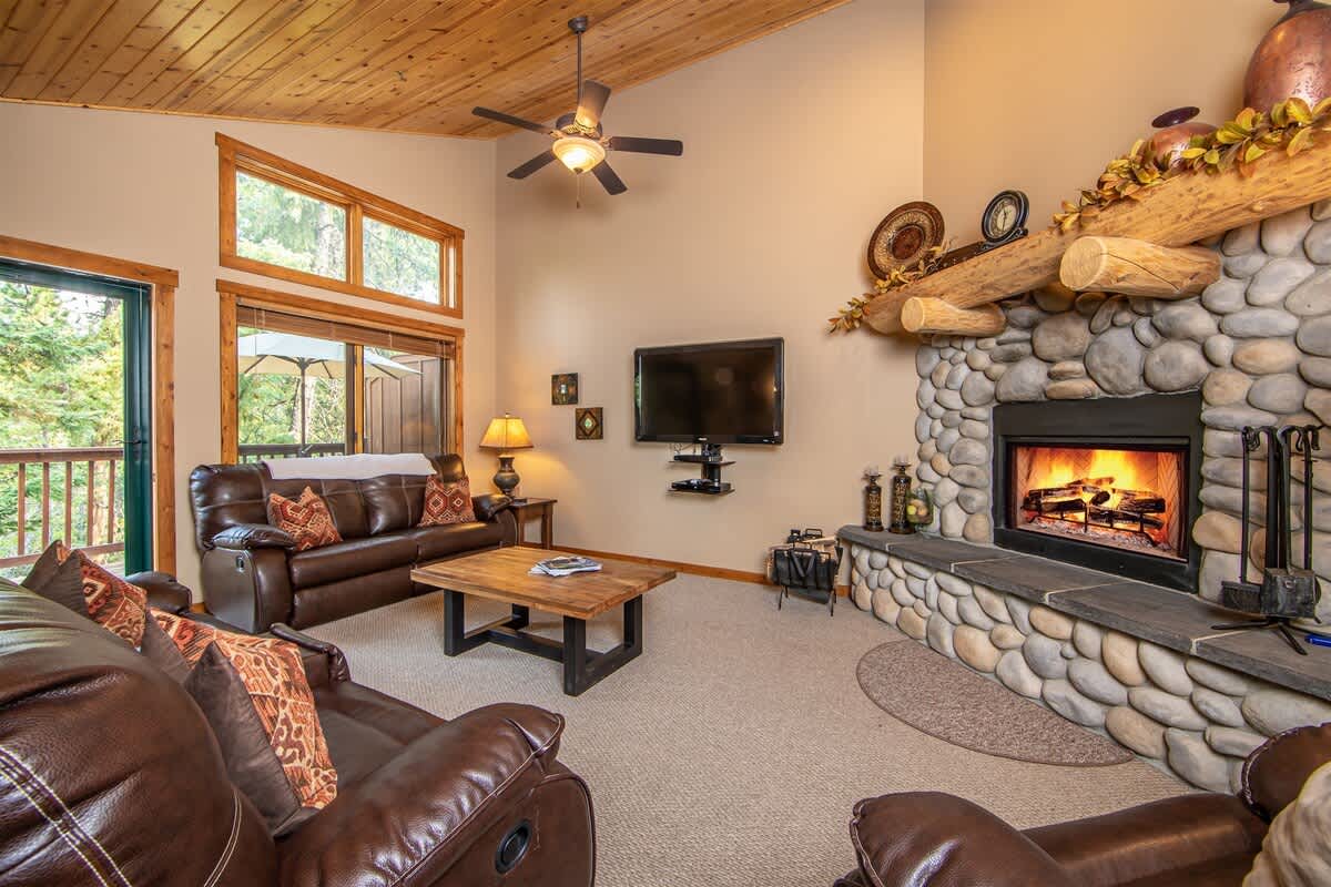 Cozy Mountain View Condo w/Sauna & Hot Tub — Big Sky, MT — vacation rental