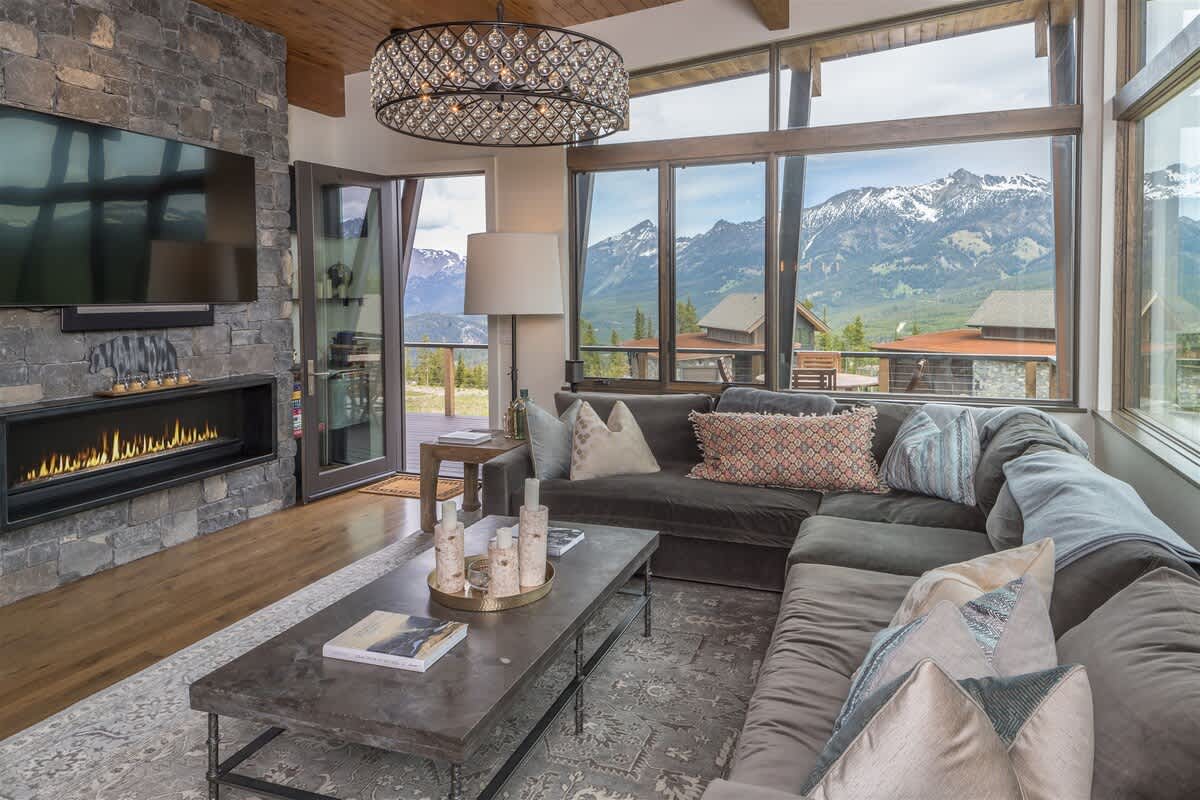 Luxury Home Moonlight Basin, Excellent Ski Access — Big Sky, MT — vacation rental