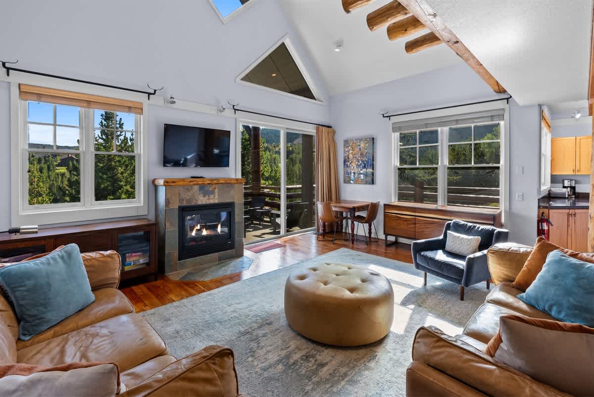 Luxury Ski-In/Ski-Out Home in Moonlight w/ Hot Tub — Big Sky, MT — vacation rental