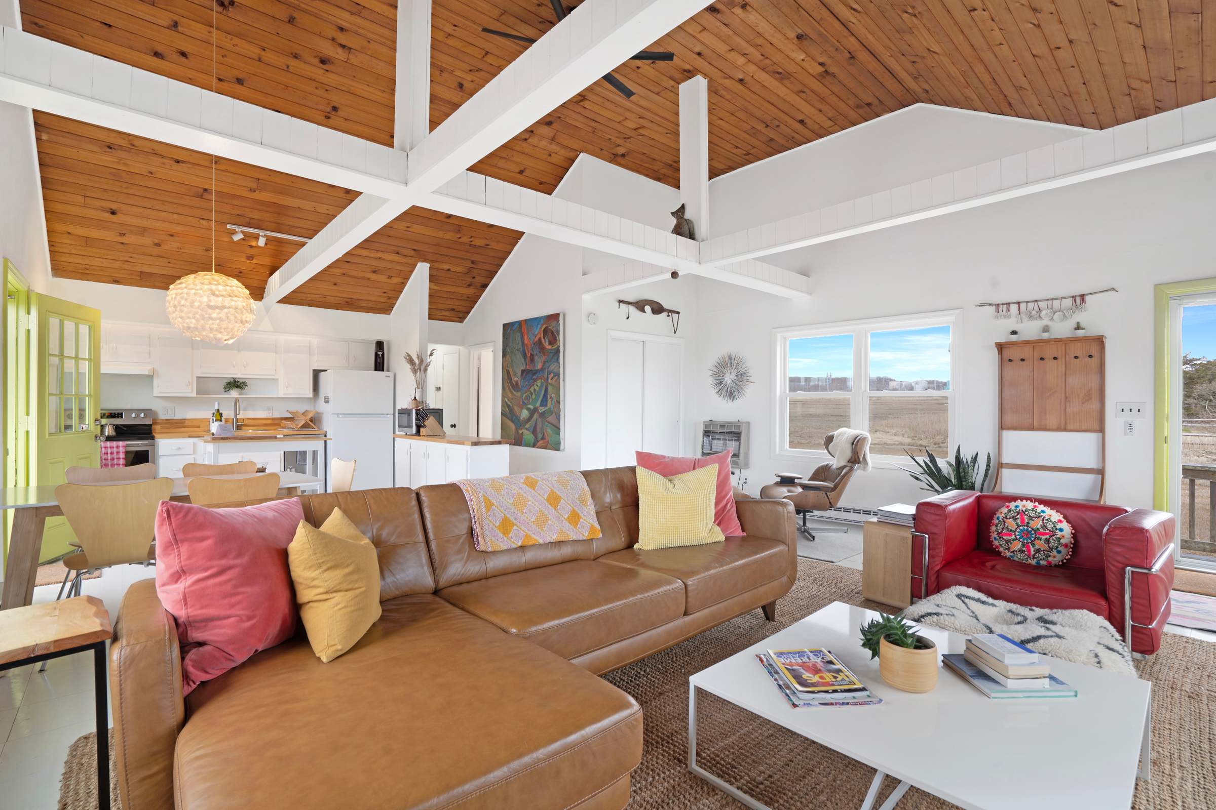 Artist’s Nature Retreat by the Beach