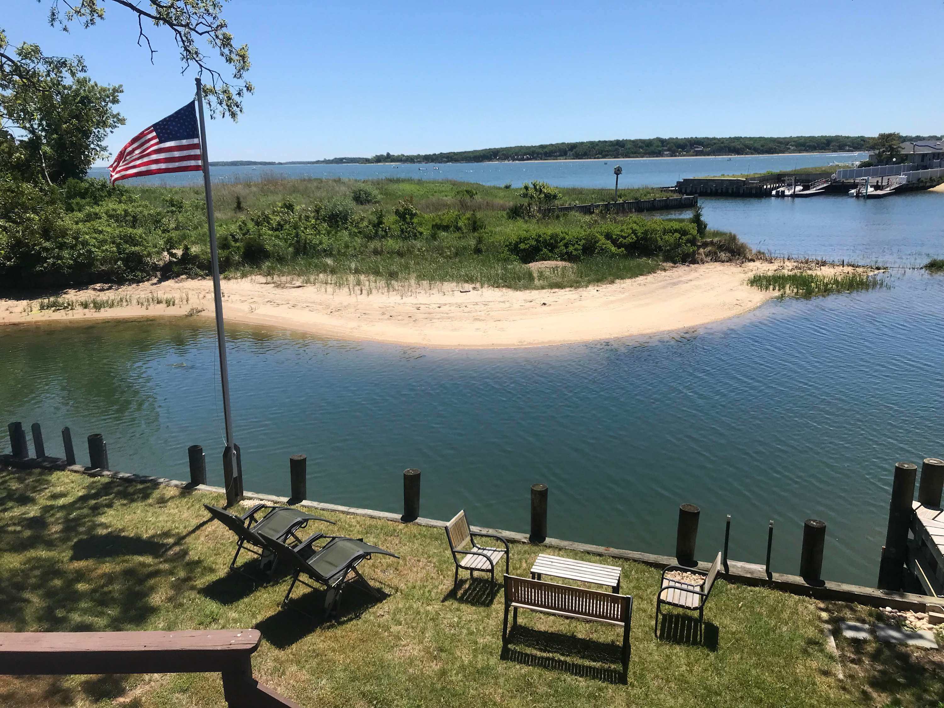 Lagoon Lodge North Fork, Charming 3Br, Waterfront