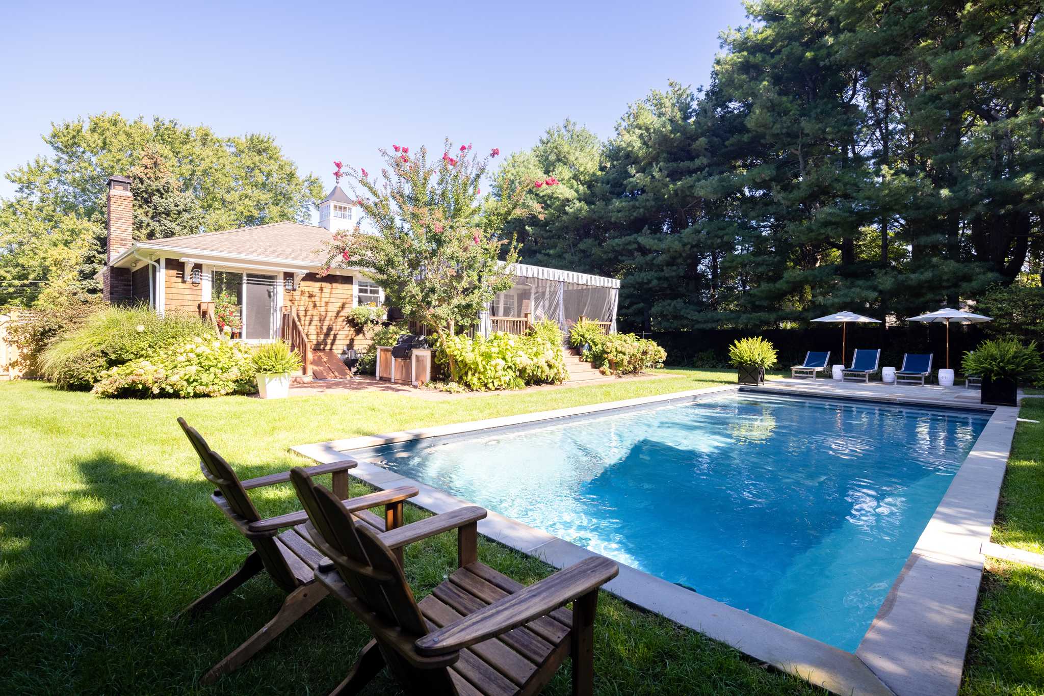 Steve’s Place: Heated Pool, 3BR Southold Home