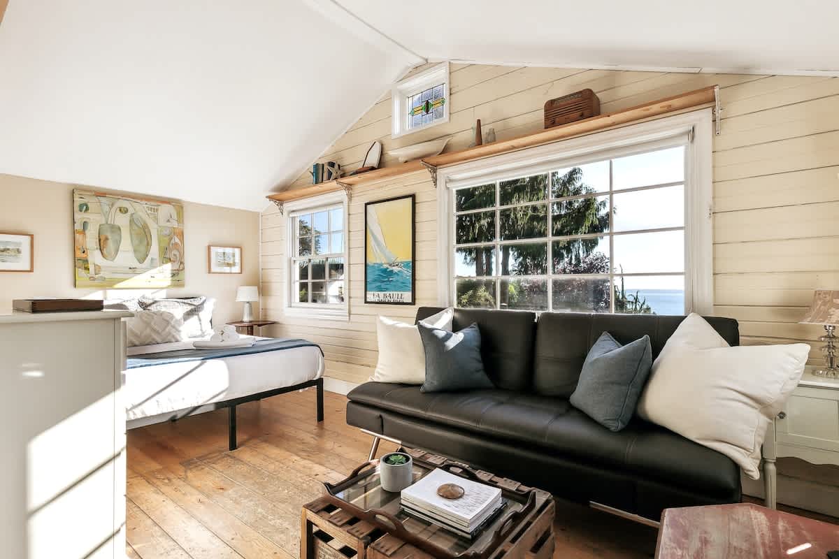 Charming Beach Cottage with Ocean Views & Sauna! 2