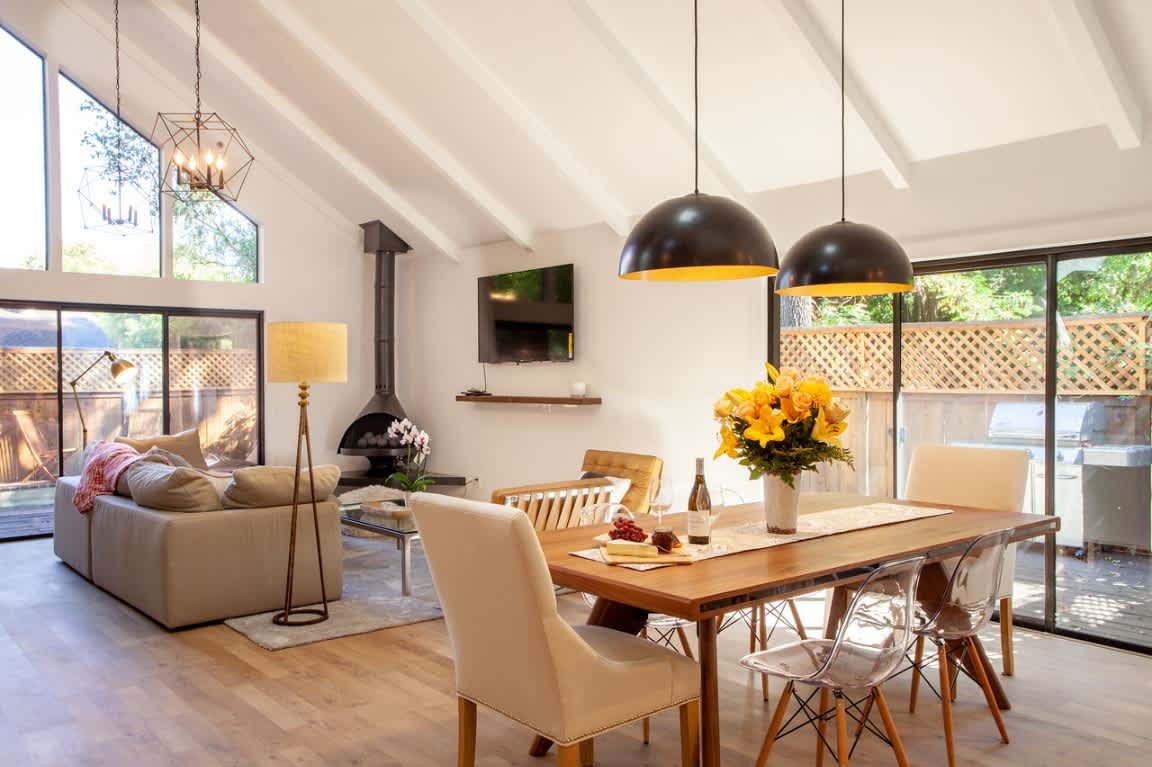 House on Broadway • Steps to Plaza + Pool 2