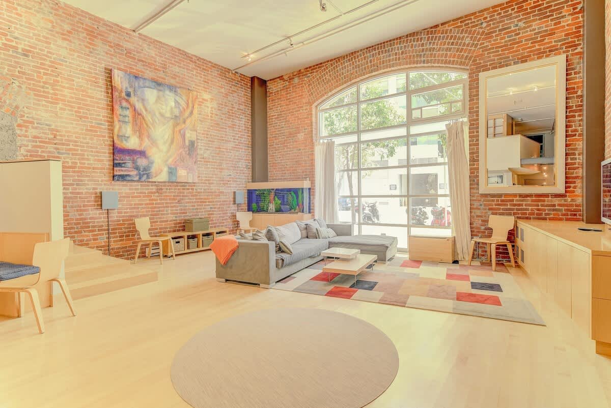 Spacious Luxury Historic Loft in Downtown SF