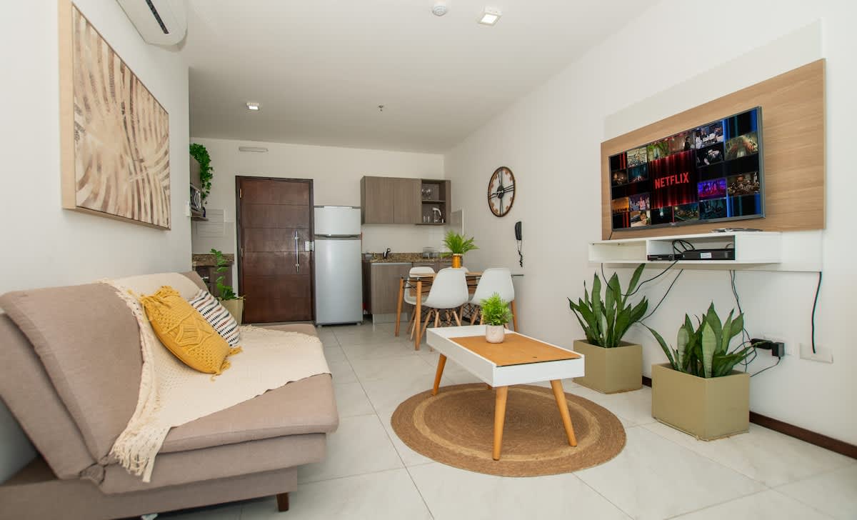 e6b22b6b 84a1 4a cLKTY