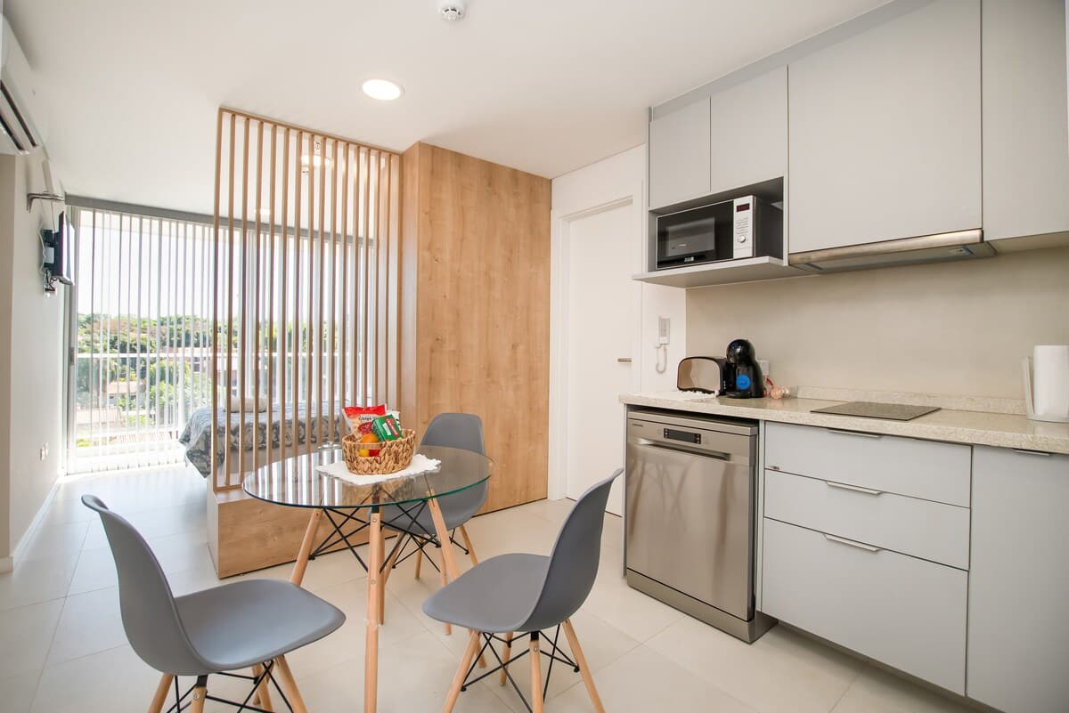 0b246174 c1dd 4a XdMiL