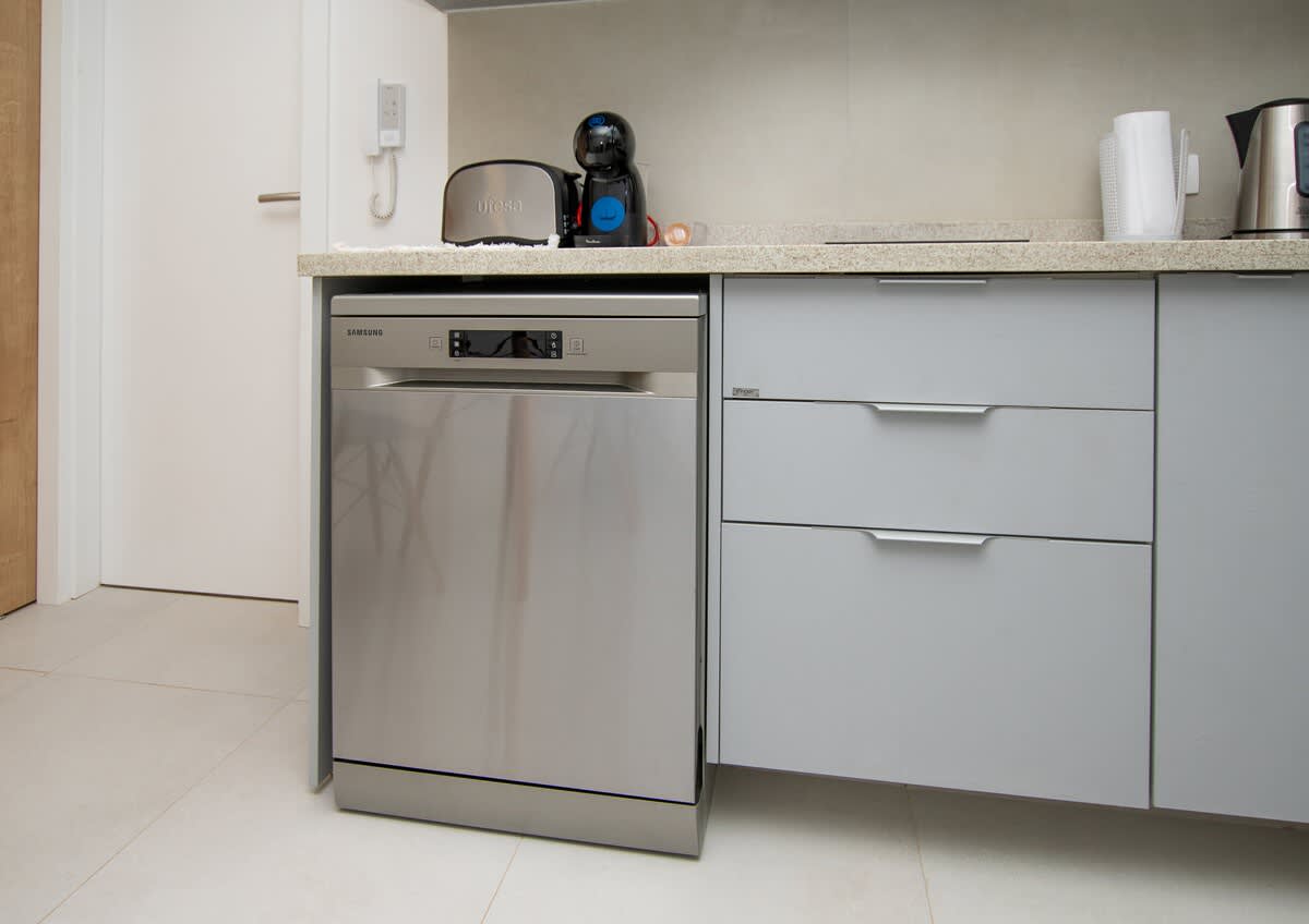 4deadcb5 0534 43 E 4iH