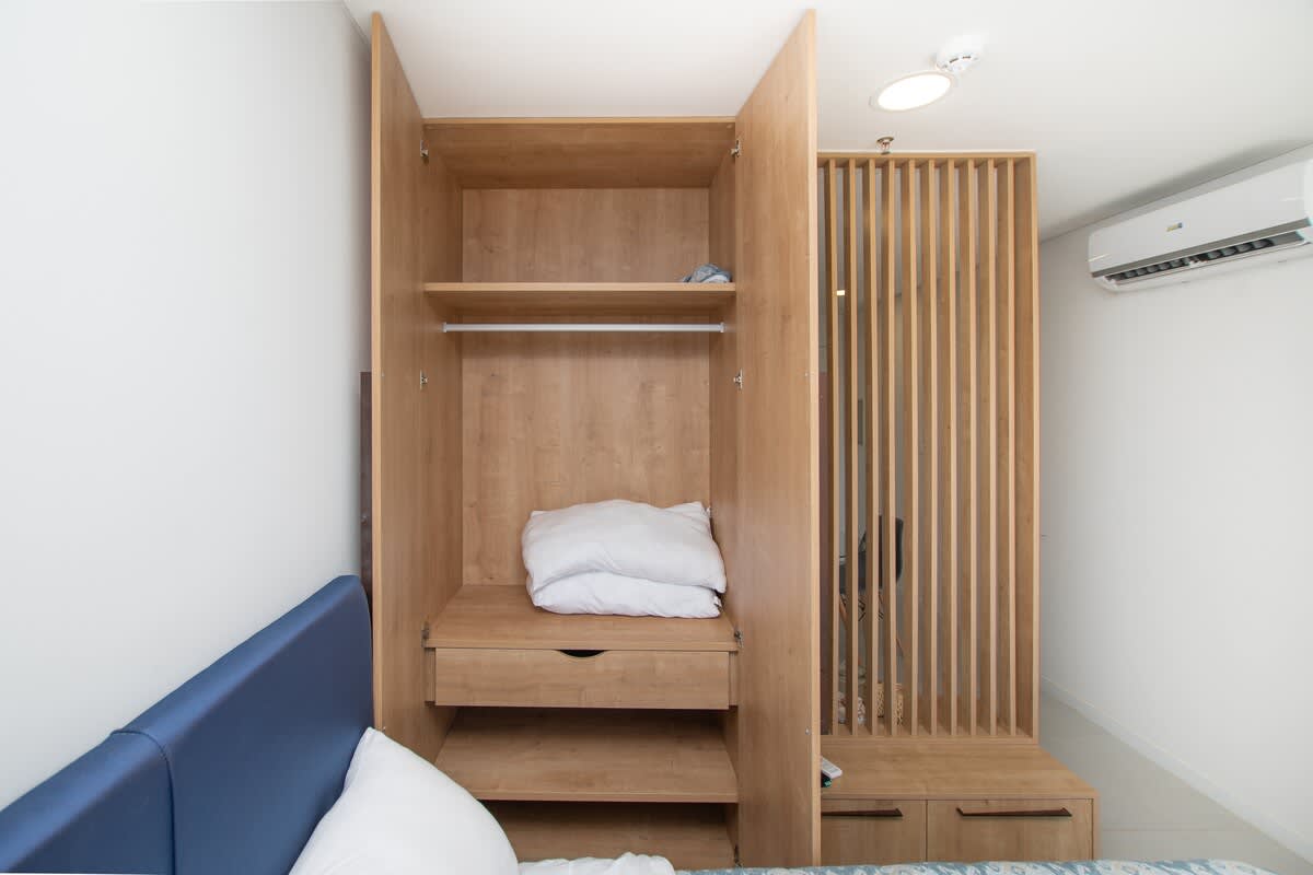 53a6a51f 6aec 49 7j XJ