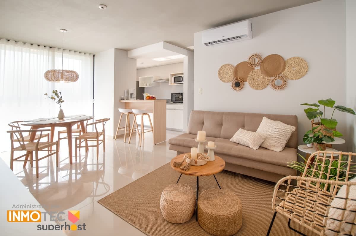 Modern and Cozy 2 BR Apt + Pool + Free Parking